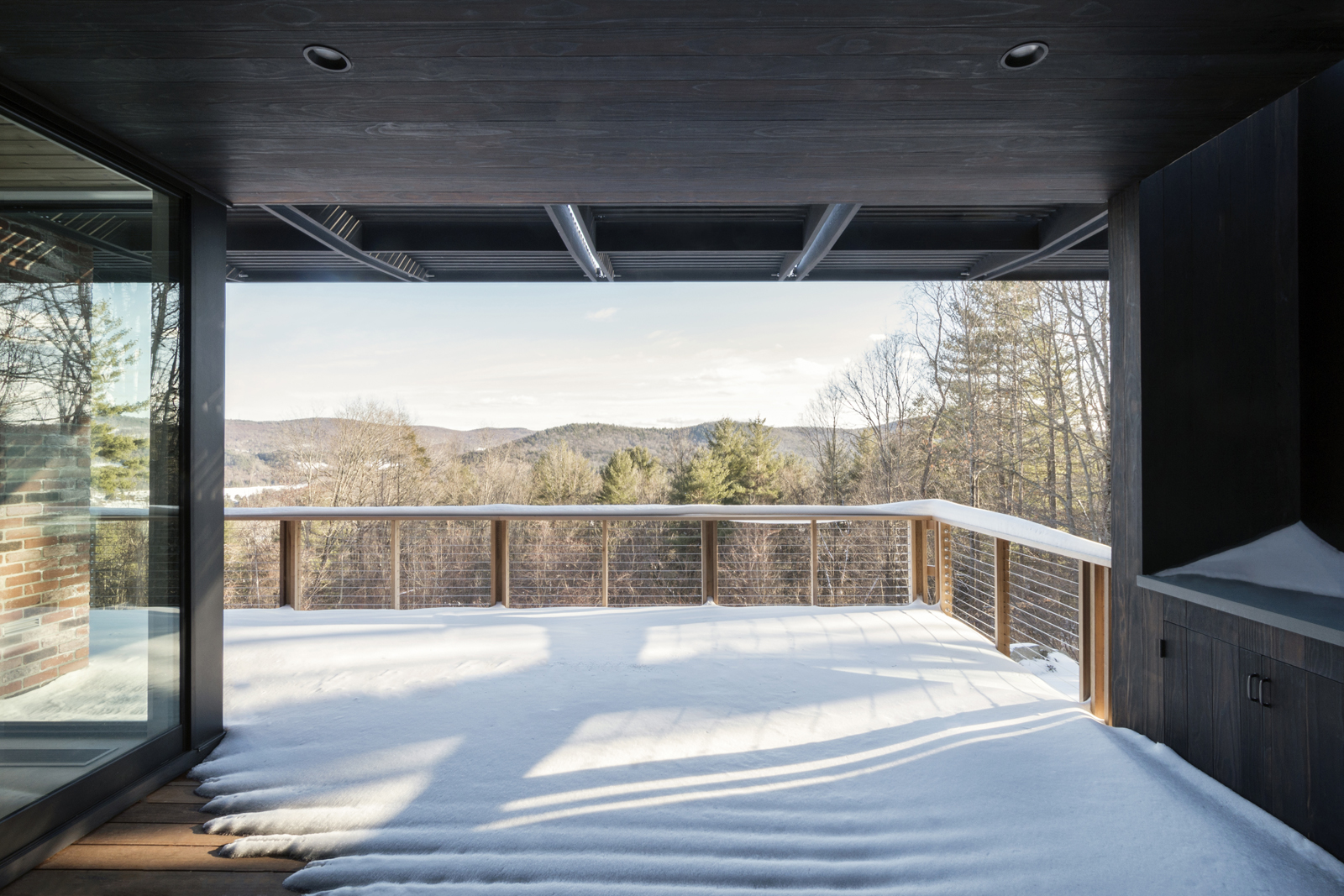 04-res4-resolution-4-architecture-modern-modular-prefab-home-cornwall-cabin-exterior-winter.jpg