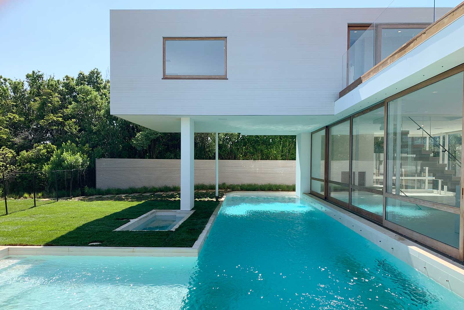 03-res4-resolution-4-architecture-modern-home-surfside-residence-renovation-pool.jpg