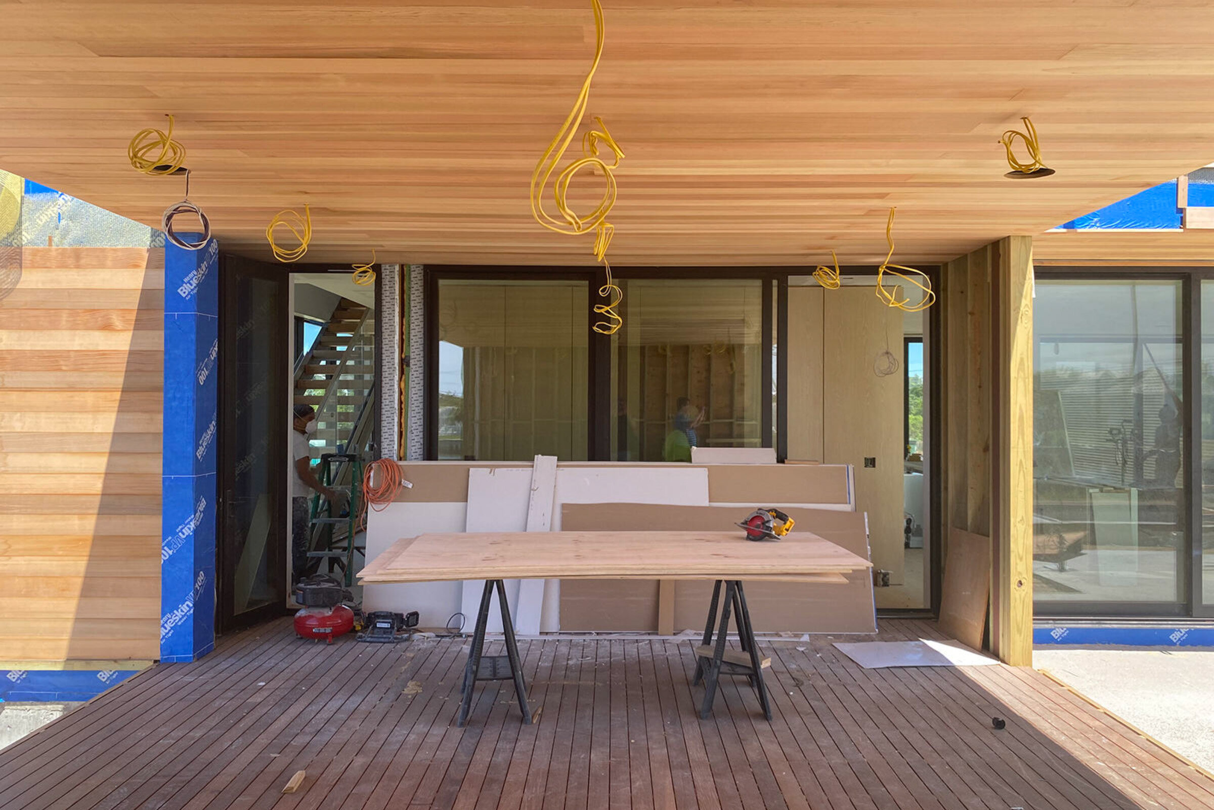 res4-resolution-4-architecture-quoque-residence-prefab-hamptons-home-exterior_05.jpg
