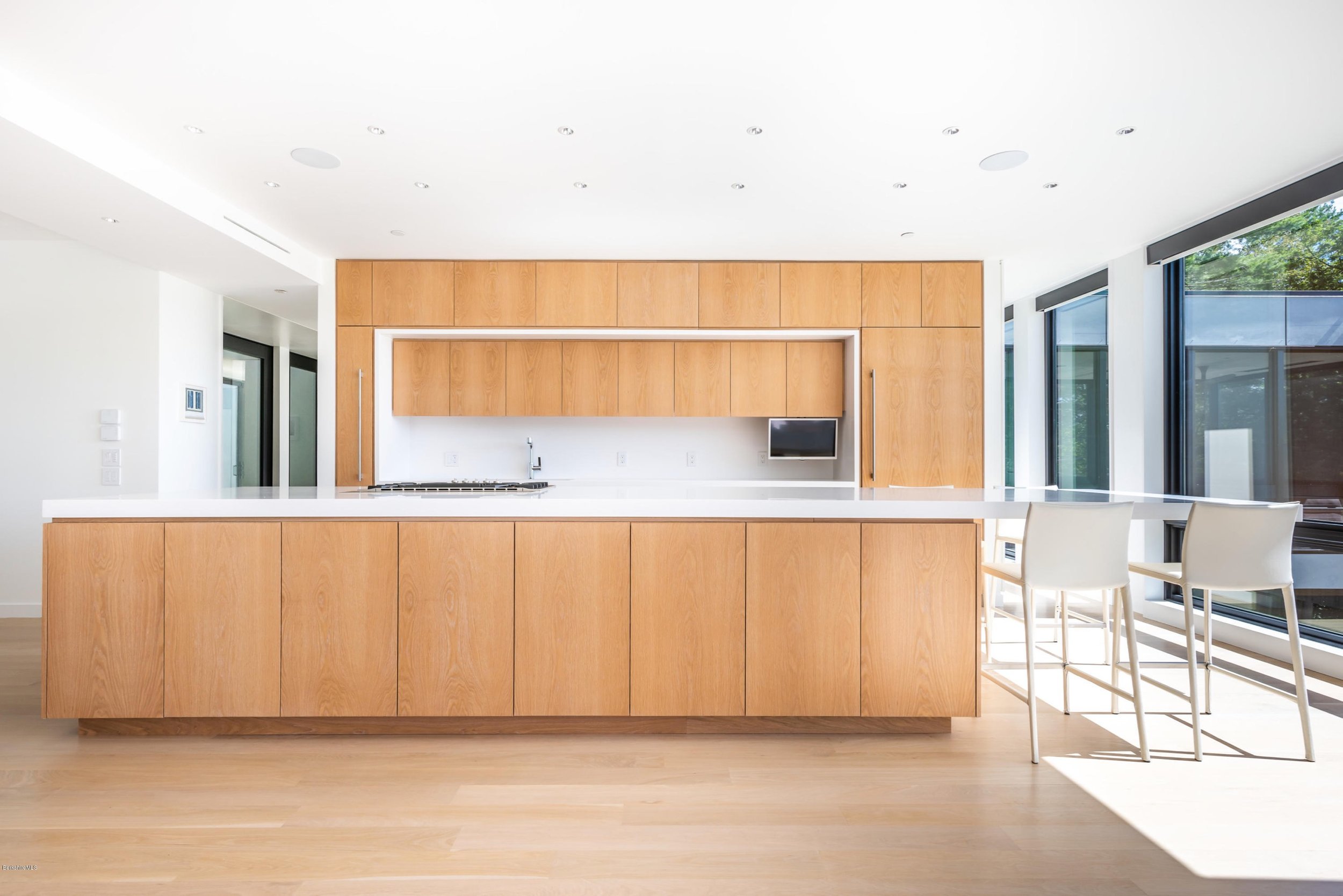 10-re4a-resolution-4-architecture-modern-modular-prefab-west-stockbridge-kitchen.jpg