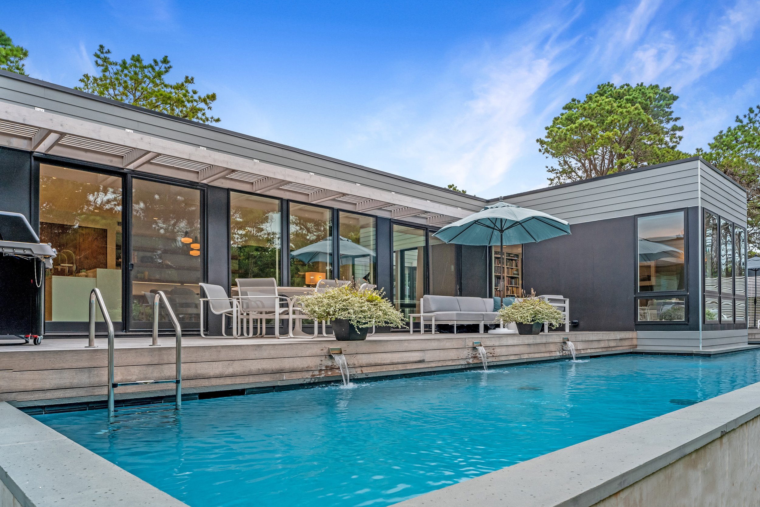 res4-resolution-4-architecture-modern-modular-prefab-amagansett-hamptons-whalers-residence-28-pool-deck-scuppers.jpg
