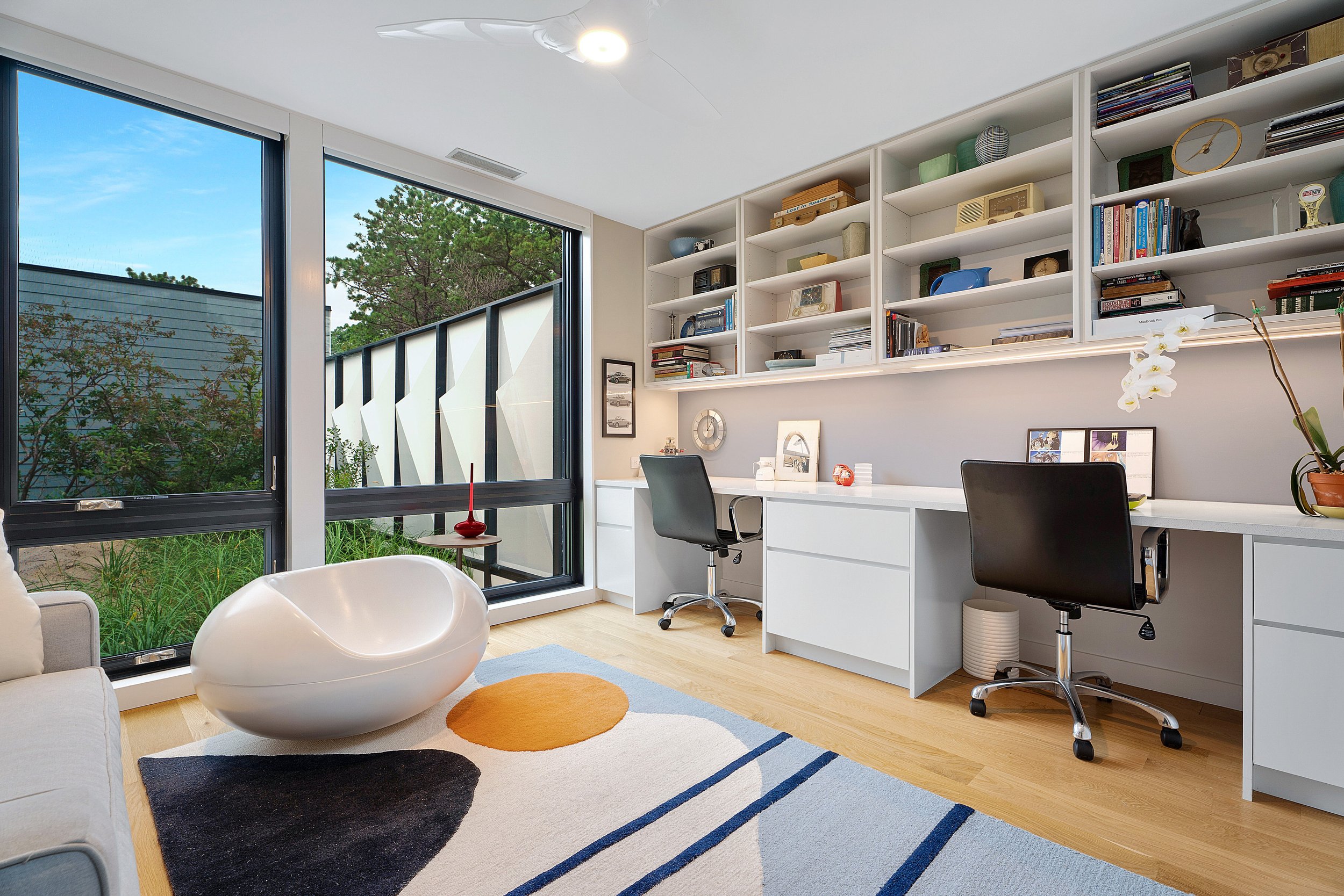 res4-resolution-4-architecture-modern-modular-prefab-amagansett-hamptons-whalers-residence-32-home-office.jpg