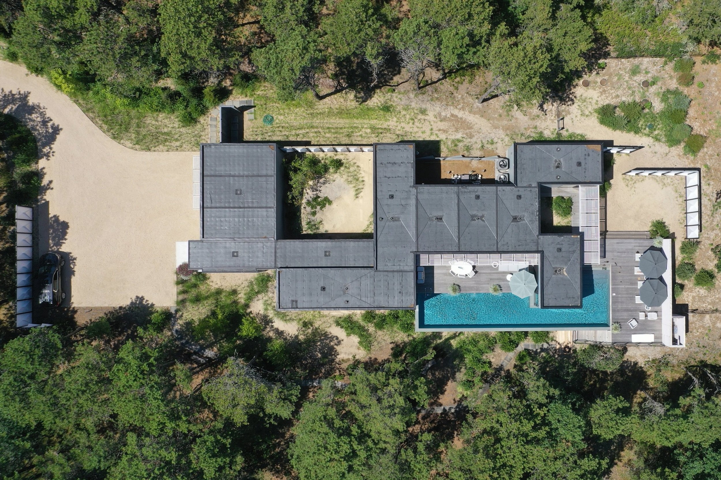 res4-resolution-4-architecture-modern-modular-prefab-amagansett-hamptons-whalers-residence-40-drone-aerial.jpg