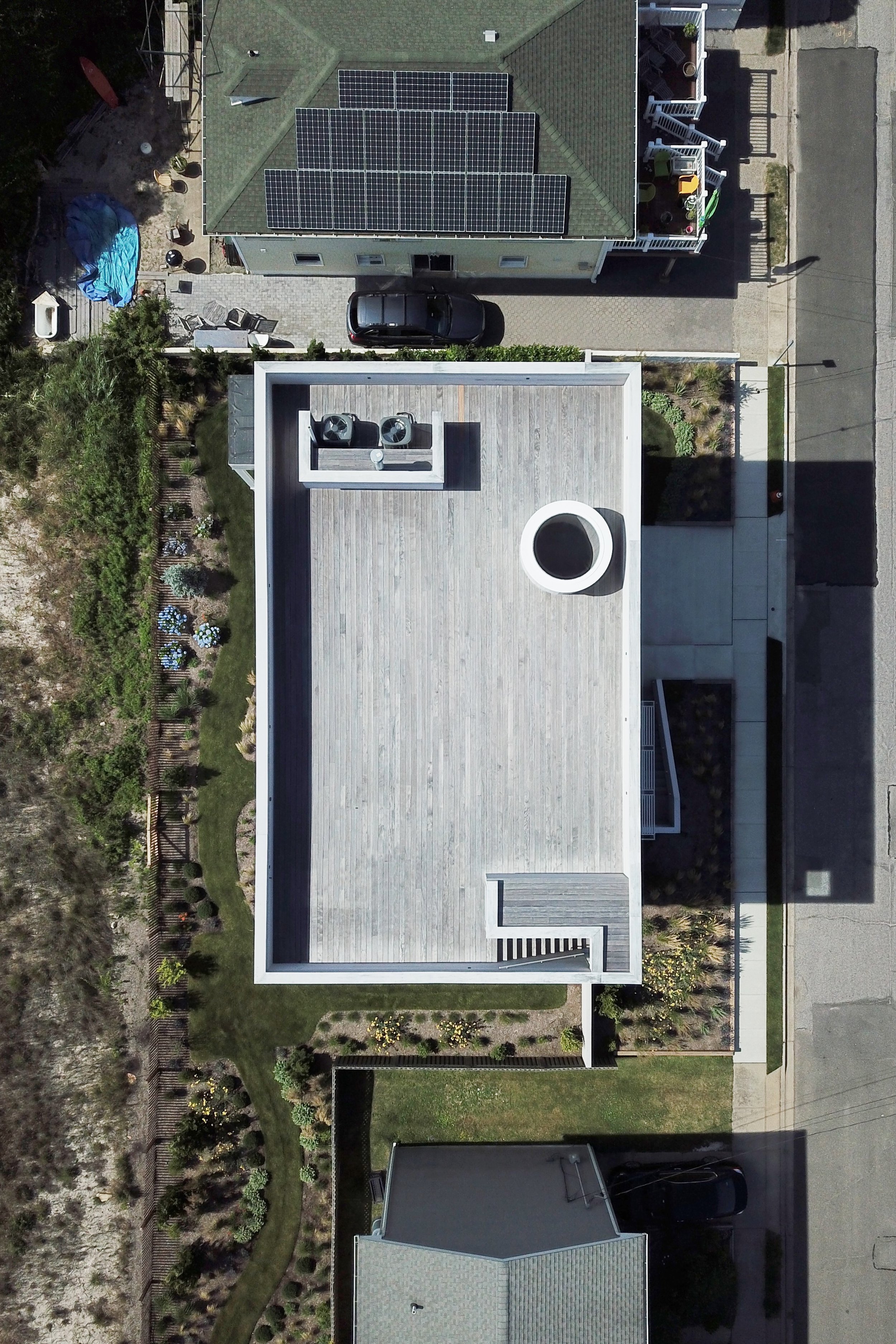 07-res4-resolution-4-architecture-modern-modular-house-prefab-home-lido-beach-house-2-long-island-ny-exterior-aerial.JPEG