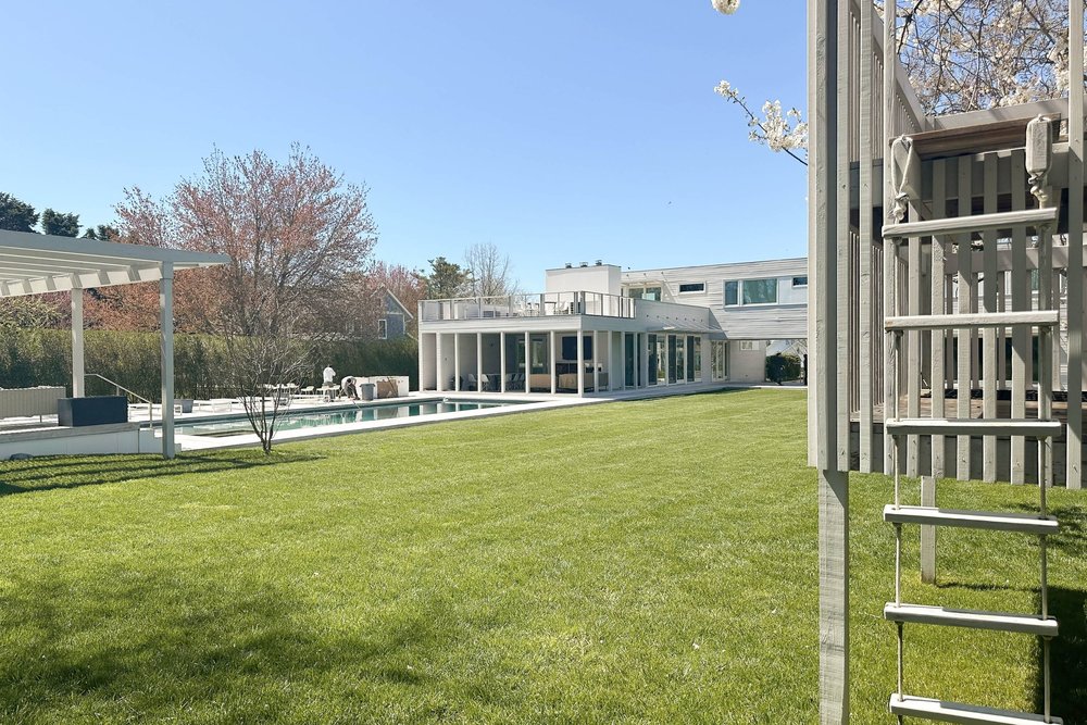 re4a-resolution-4-architecture-modern-modular-prefab-bridgehampton house-Playhouse3.jpg