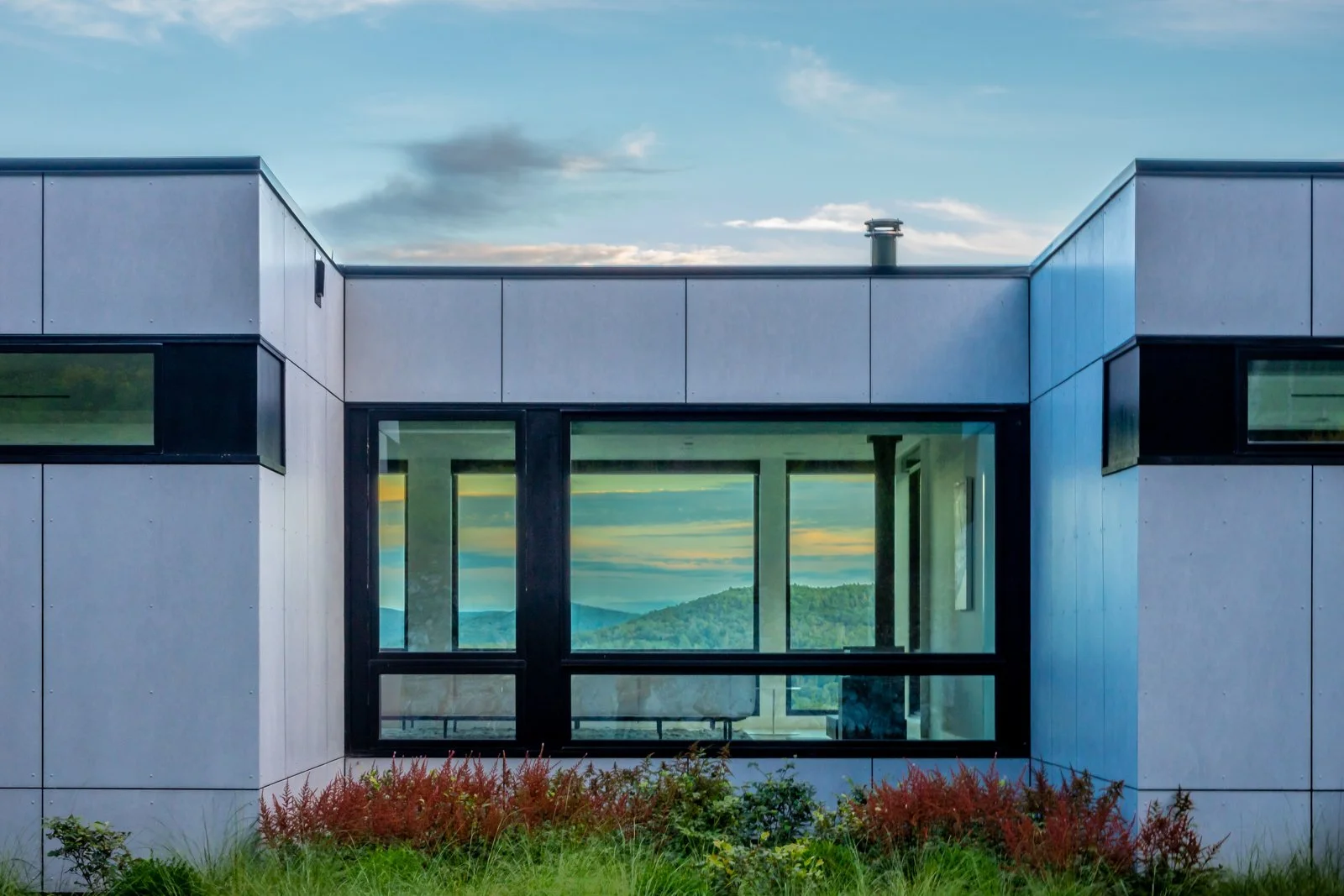 05-re4a-resolution-4-architecture-modern-modular-prefab-west-stockbridge-window.jpg