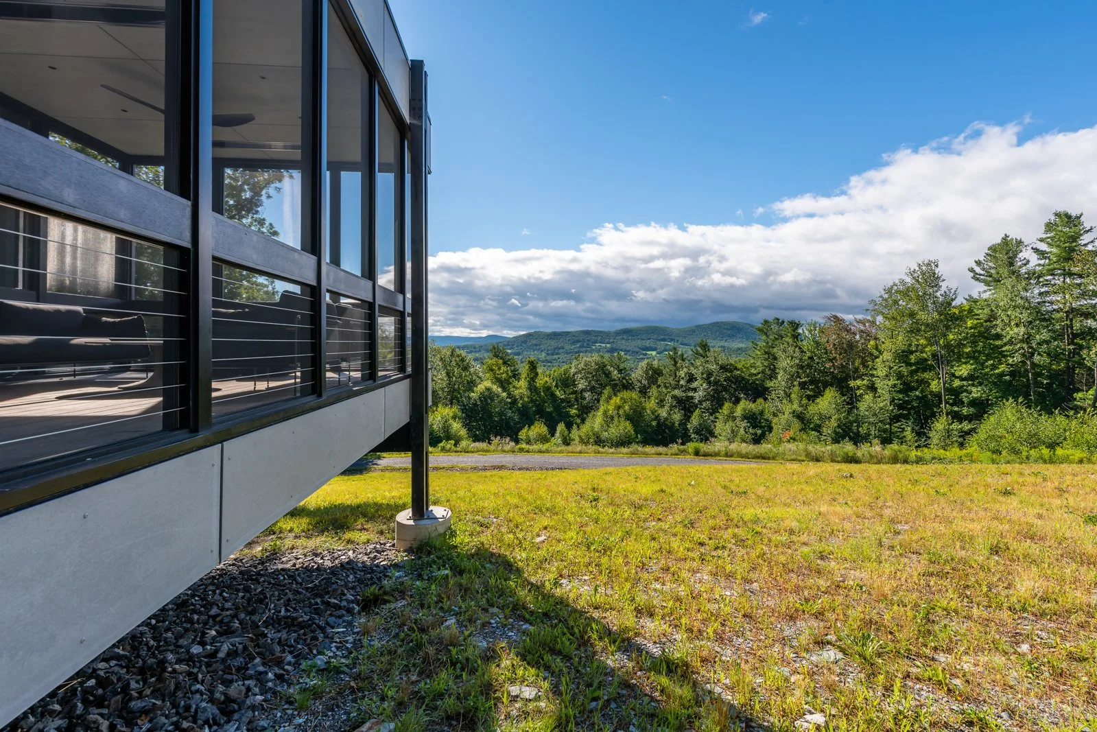 12-re4a-resolution-4-architecture-modern-modular-prefab-west-stockbridge-deck-view.jpg