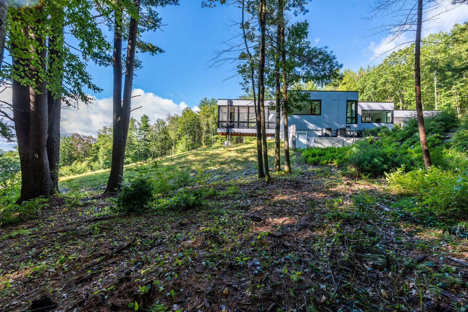 11-re4a-resolution-4-architecture-modern-modular-prefab-west-stockbridge-east-elevation.jpg