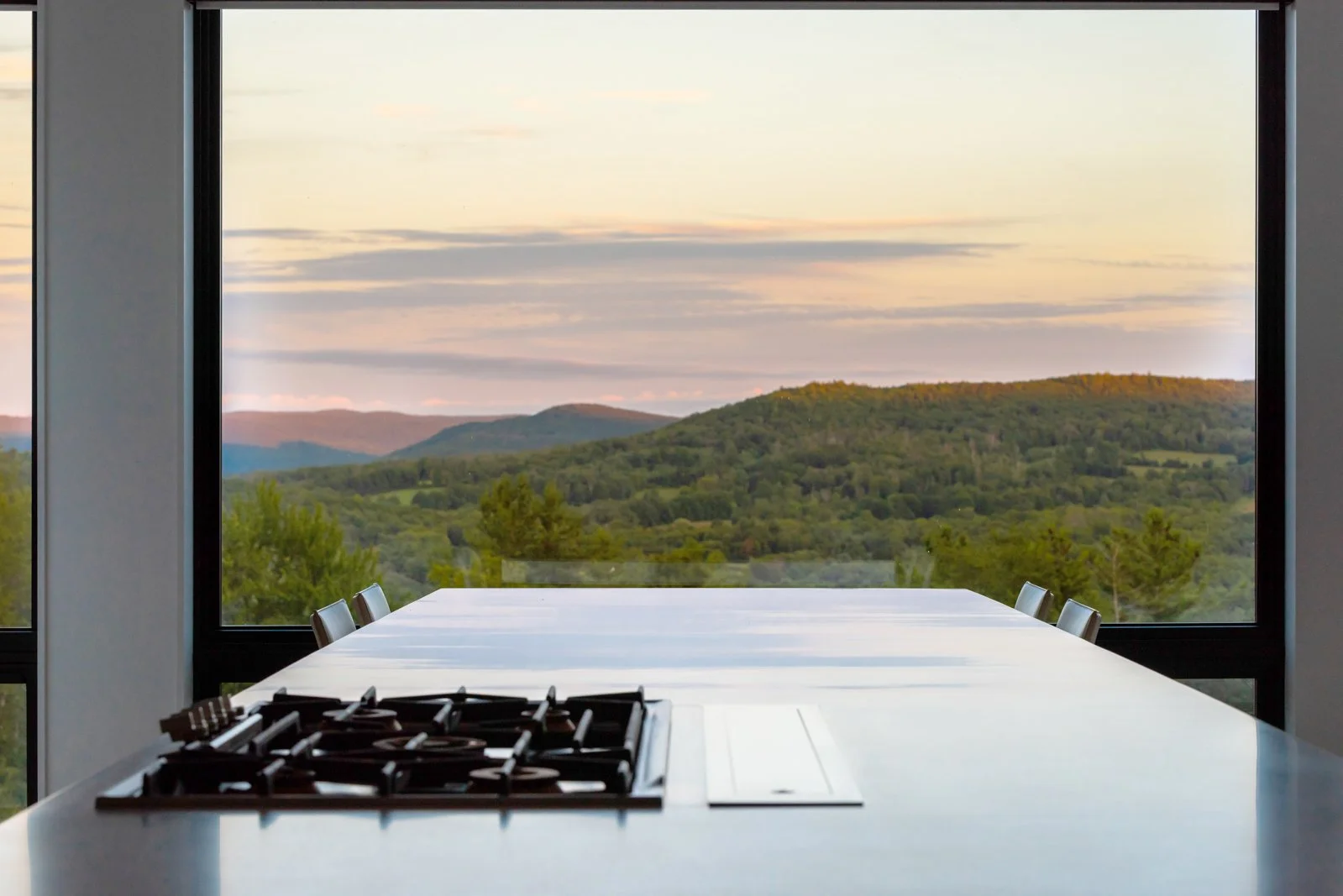 17-re4a-resolution-4-architecture-modern-modular-prefab-west-stockbridge-kitchen-view.jpg