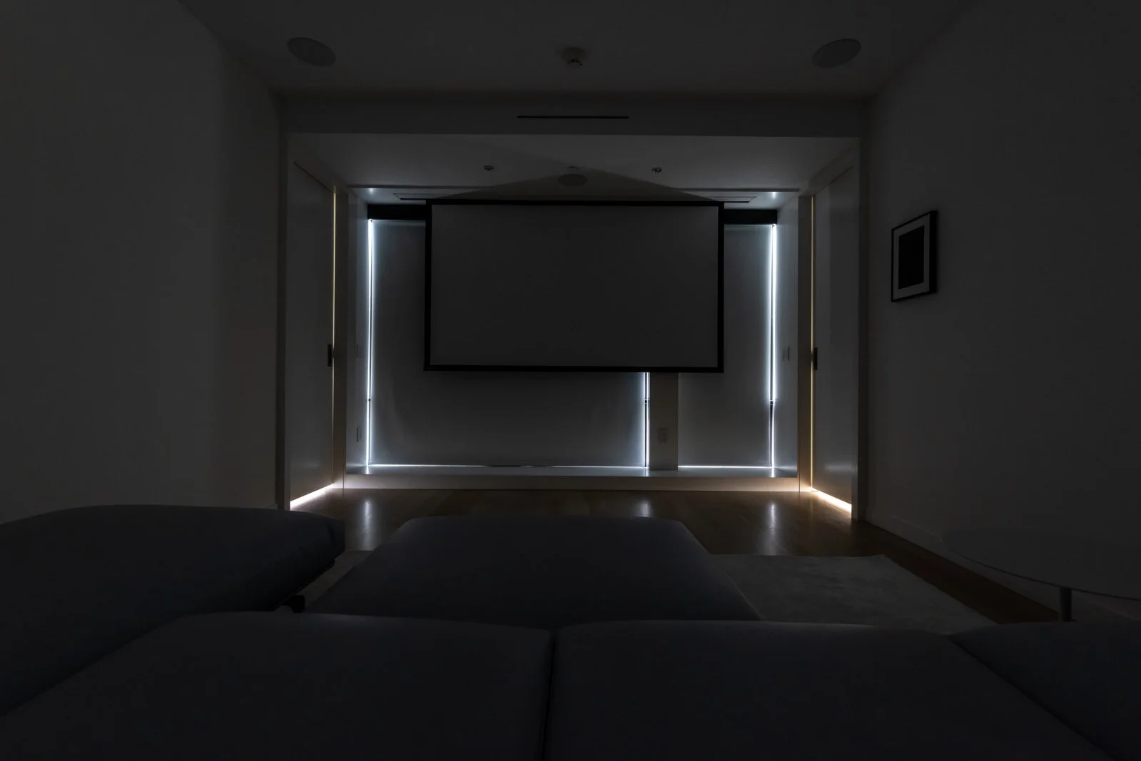 37-re4a-resolution-4-architecture-modern-modular-prefab-west-stockbridge-media-room.jpg