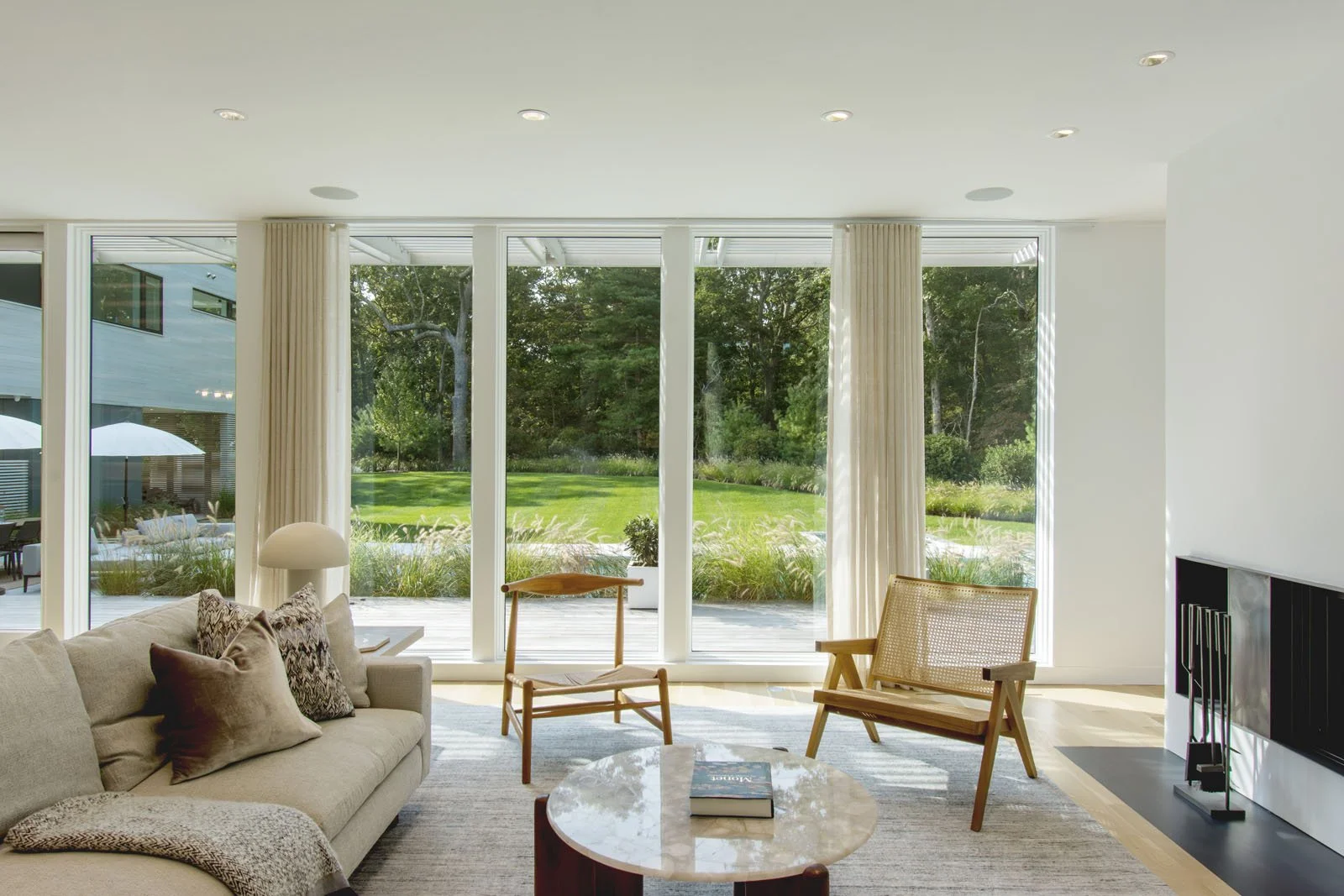 custom-modern-modular-prefab-hamptons-home-ny-architects-open-living-pool-deck-indoor-outdoor-scandanavian
