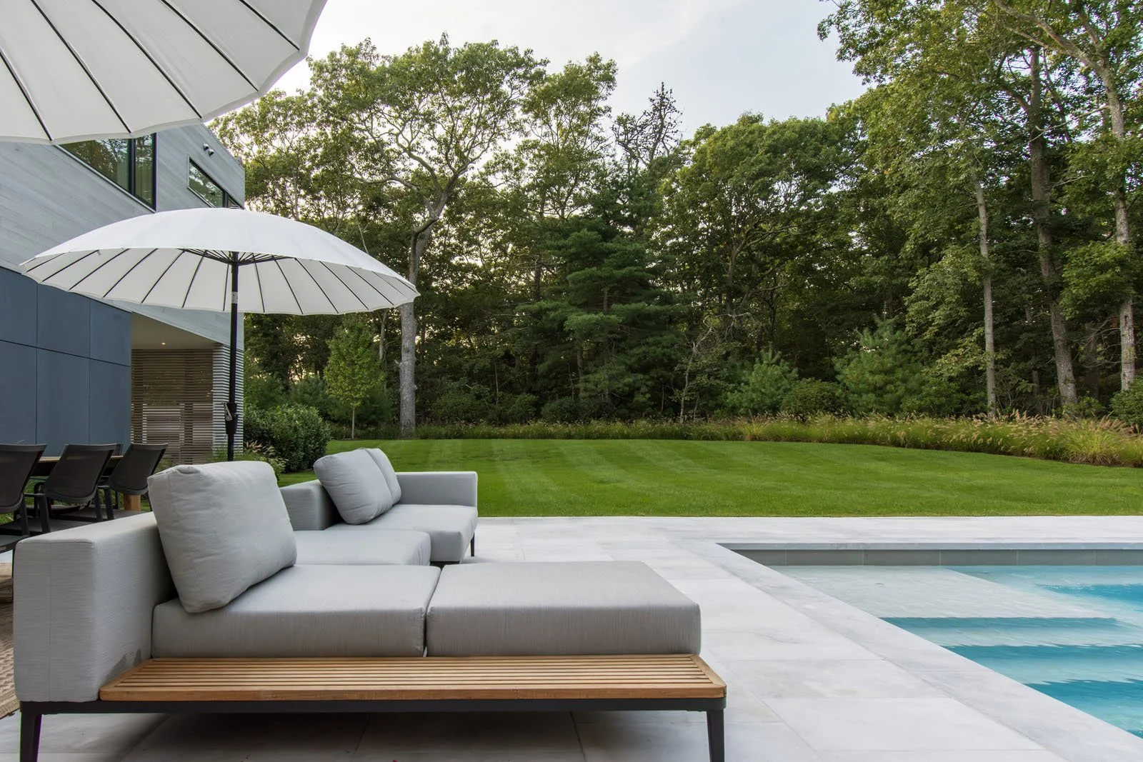 custom-modern-modular-prefab-hamptons-home-ny-architects-pool-terrace-backyard-summer-house