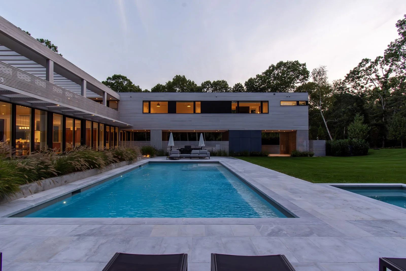 custom-modern-modular-prefab-hamptons-home-ny-architects-pool-terrace-outdoor-living-summer-house
