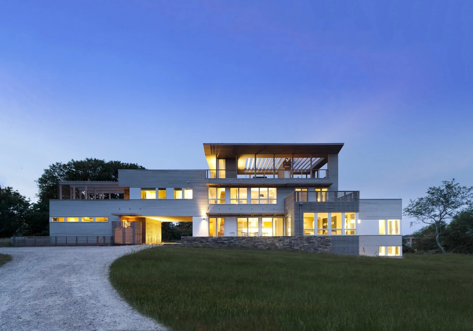 res4-resolution-4-architecture-modern-modular-home-prefab-house-fishers-island-exterior-cover.jpg