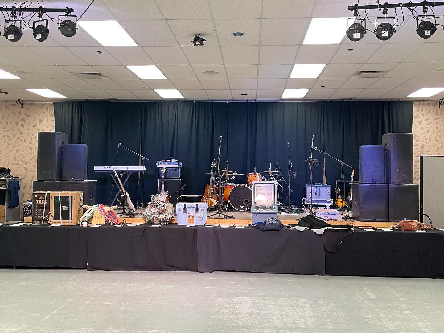 Been a long 2 1/2 months off writing and getting geared up for a new album.  But we&rsquo;re back on the road performing tonight in Torrington Wy at the Black Jeans and Gold Buckles Gala for Eastern Wyoming College Rodeo Team! #livemusic #touring #ro