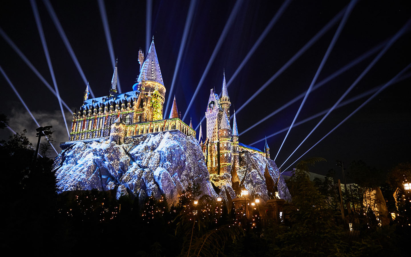 The-Magic-of-Christmas-at-Hogwarts-Castle-Holidays-at-Universal-Orlando-Resort.jpg