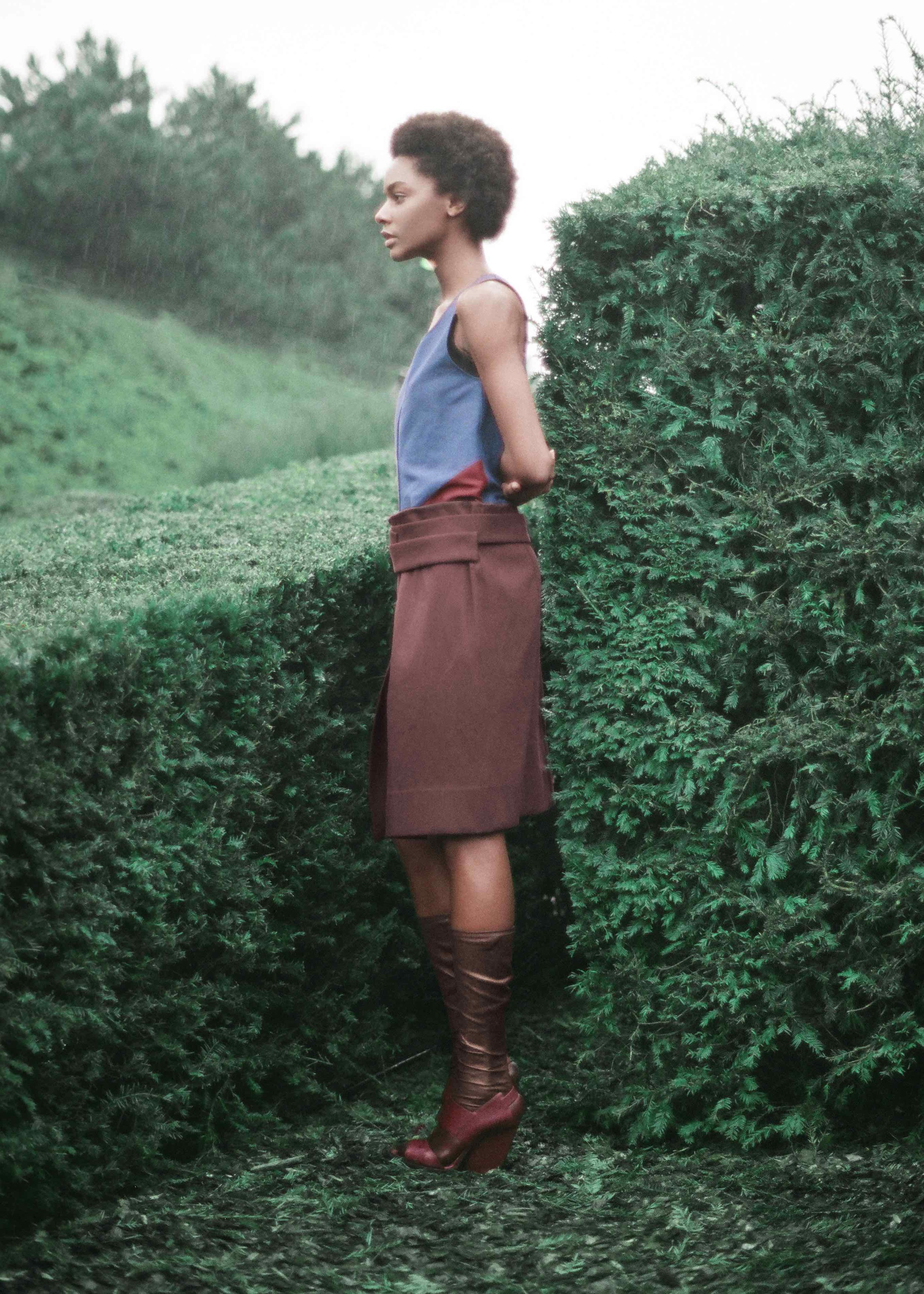  Blue and brown cotton gabardine dress, calf leather socks and sandals.&nbsp; 