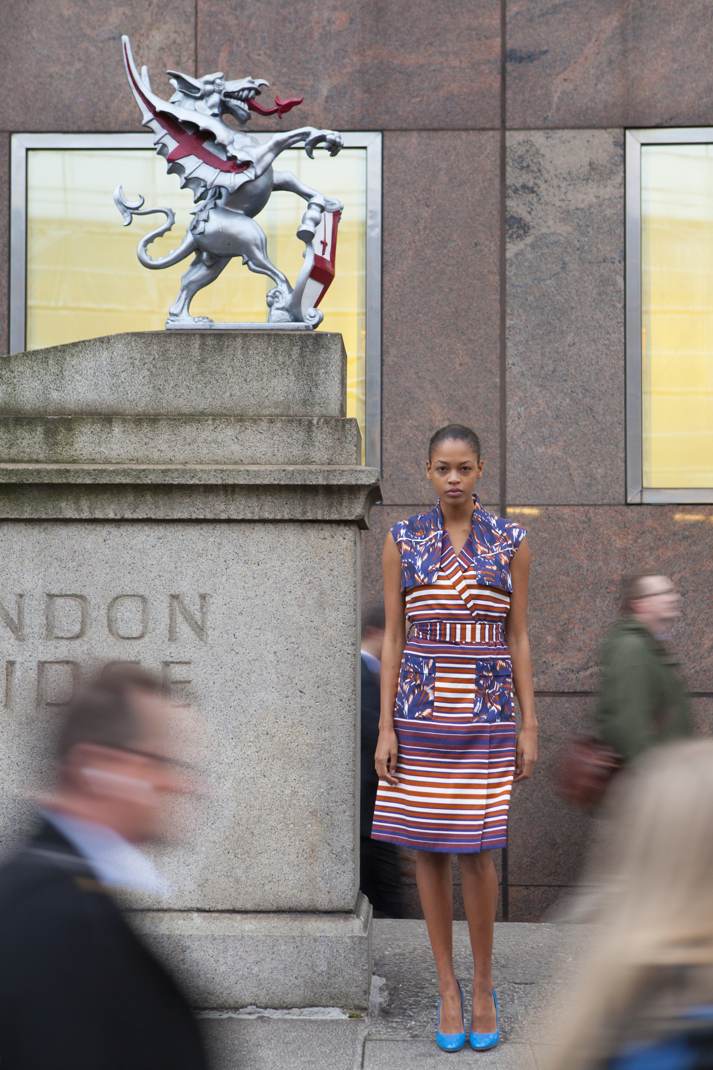  Natte breton stripes trench dress  KENZO , turquoise patent calfskin pumps  CÉLINE . 