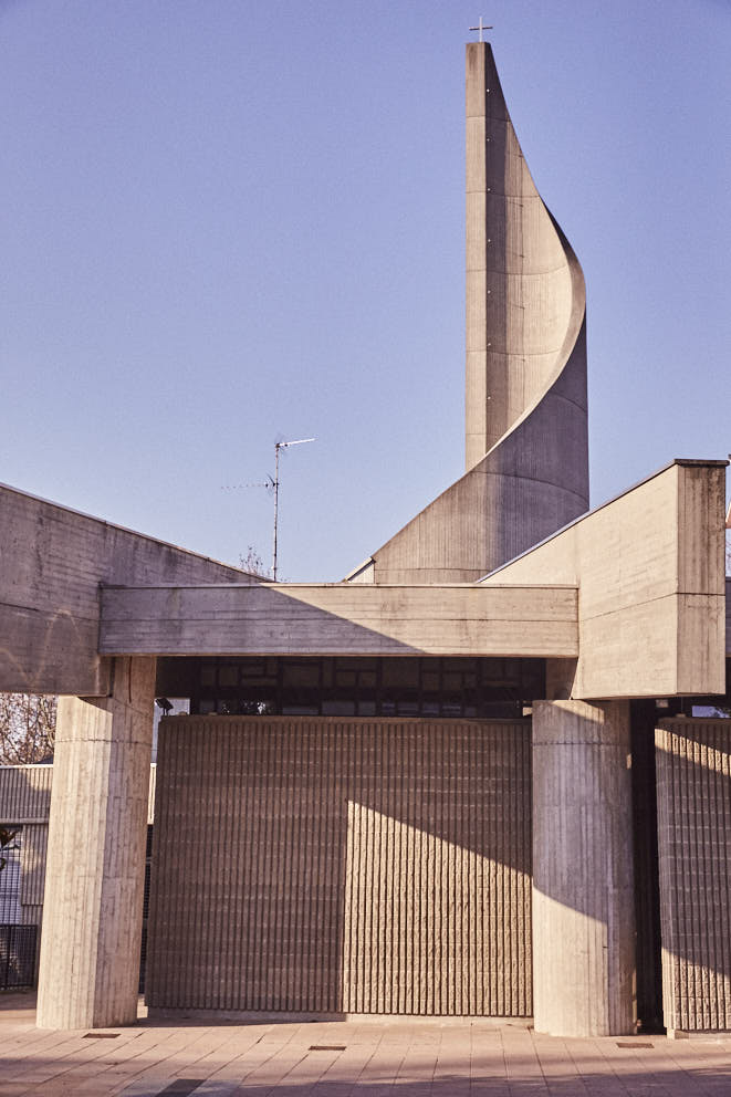 Cernusco sul Naviglio Parrocchia di San Giuseppe Lavoratore, 1988-91 Architetti Cesare Buttä Maria Clotilde Litta.jpg