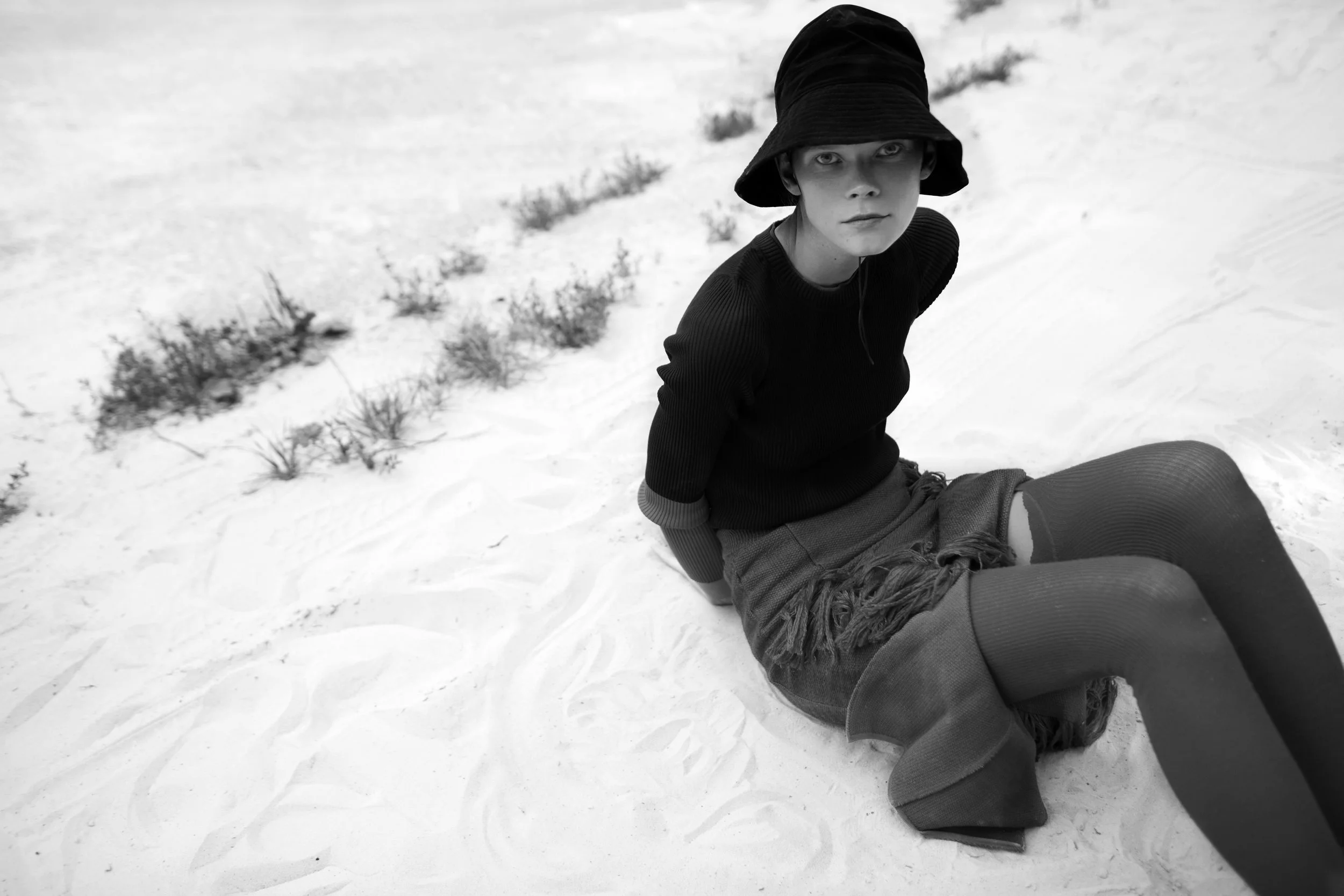 Jumper Maxmara, skirt Akira Naka, hat Sportmax
