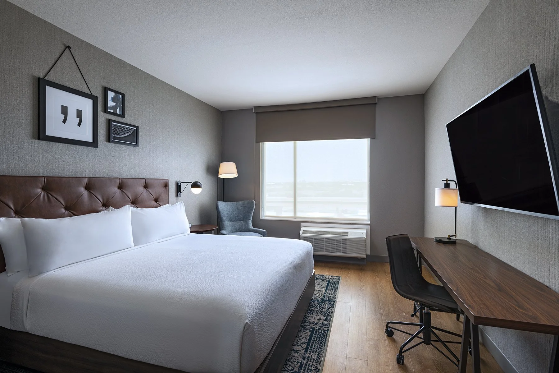 bedroom-four-points.jpg