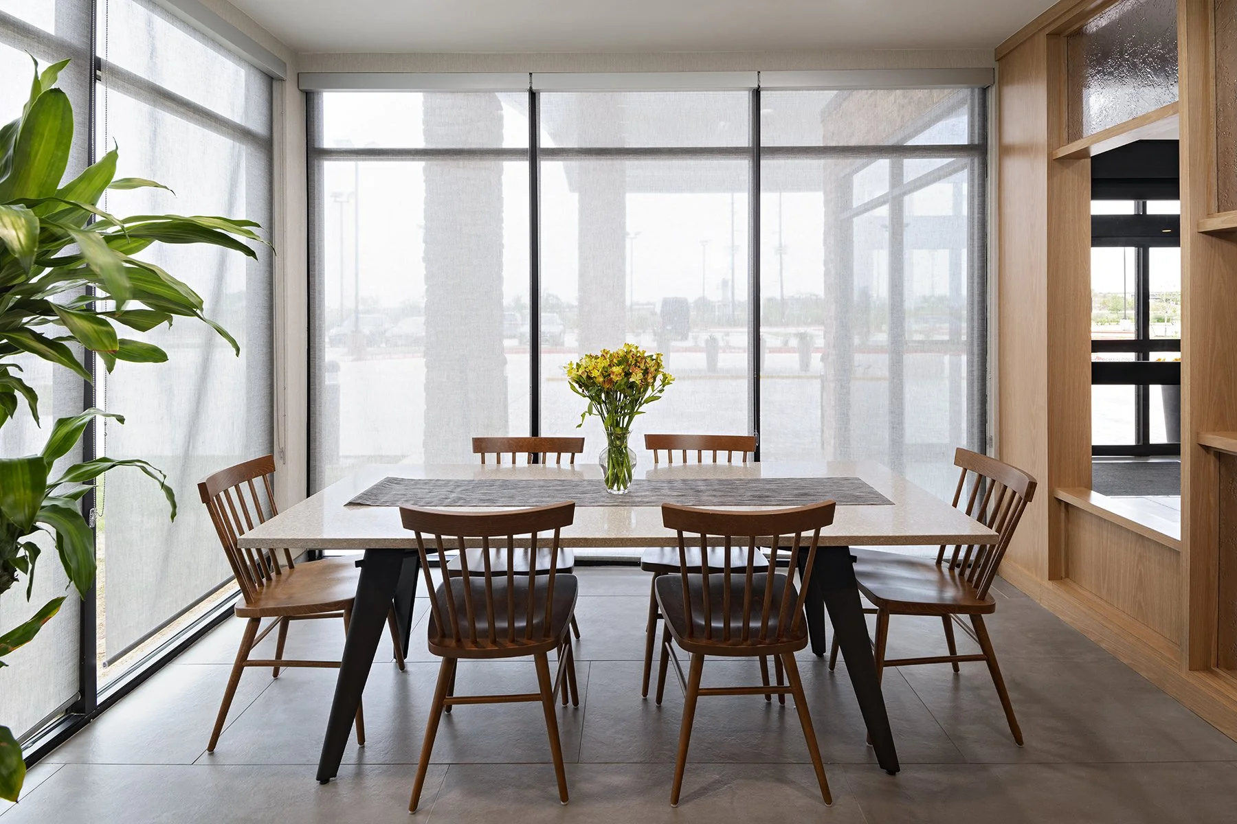 FIS_IAHFW_lobby table.jpg