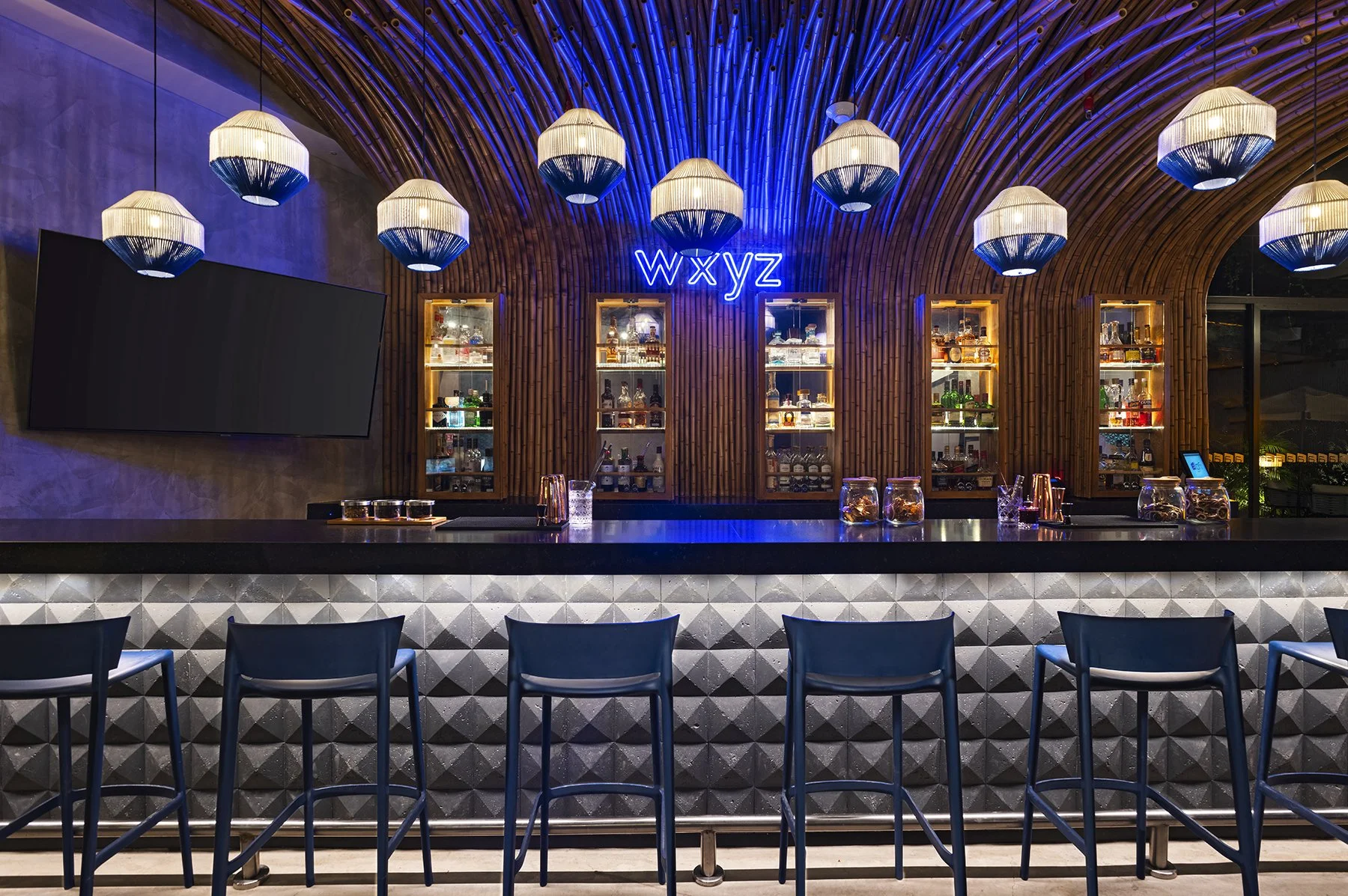 ALF_TUYAL_wxyz bar_night.jpg