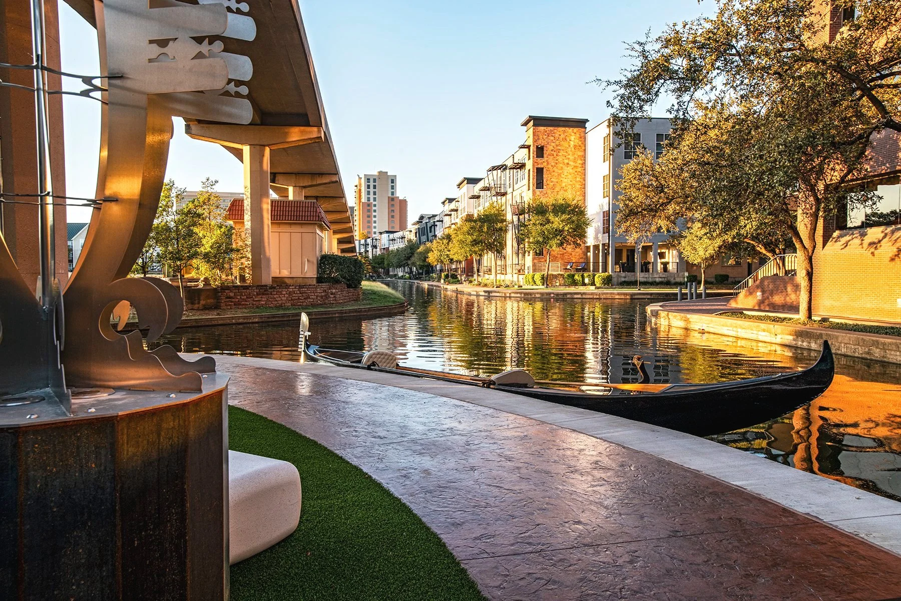 gondola landing2.jpg