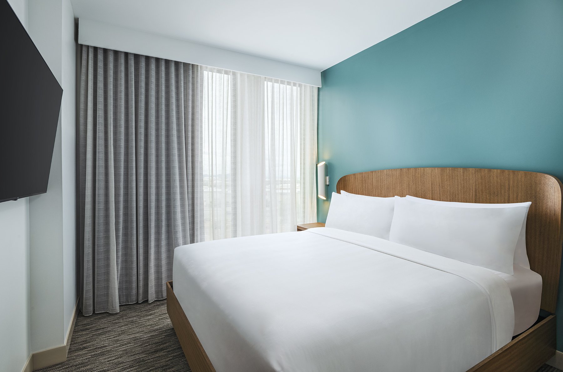 Element one bedroom suite bed AB.jpg