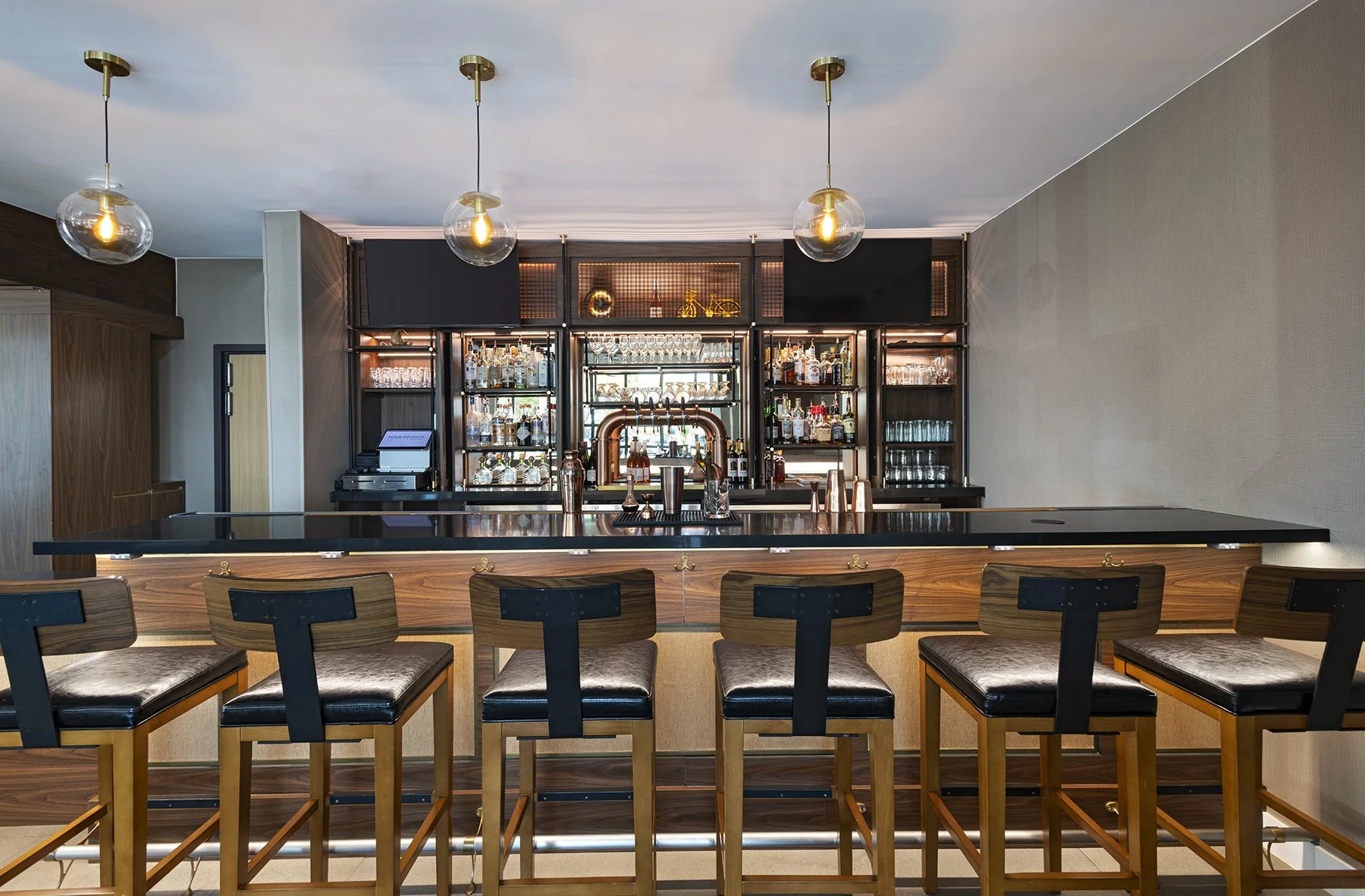 bar.jpg