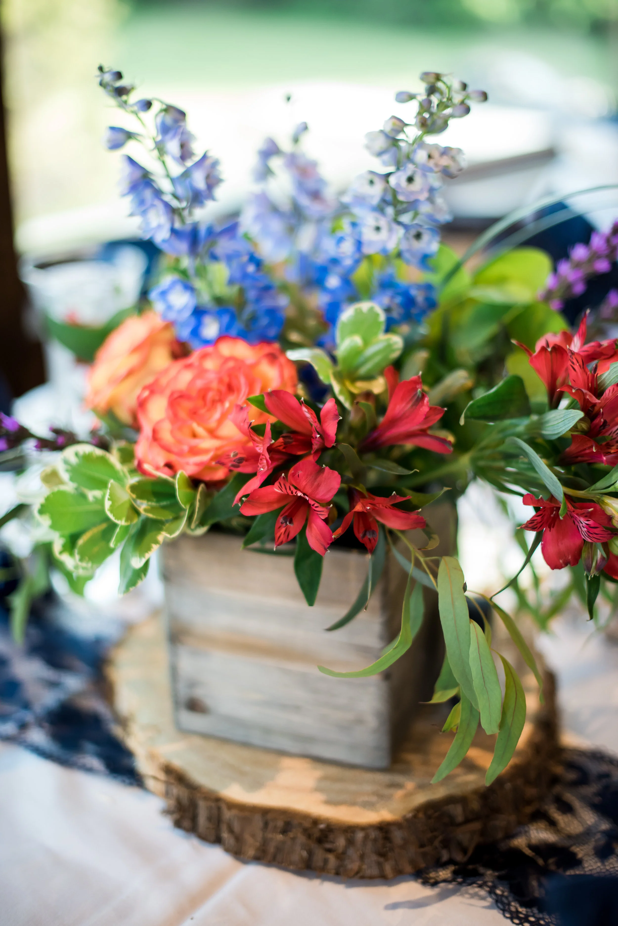 wood cookie centerpiece with birch box arrangement | Kelly Birch Photography :: Horse and Hunt Club :: Sixpence Events Minnesota wedding planner .jpg