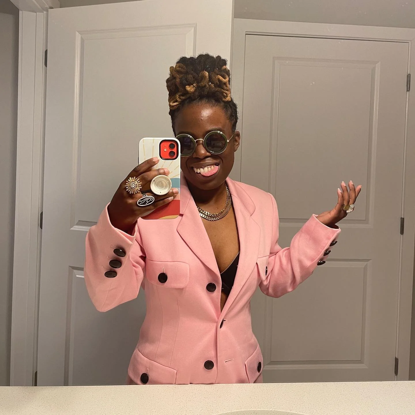 Super excited to be playing tonight at the @freemanartspavilion opening for @jasonisbell!!! Thinking about wearing this new blazer for the show 🤔🤘🏾
