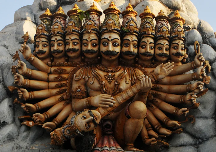 The multi-headed Ravana, king of Lanka (clip of a photo by Gane Kumaraswamy, from Wikimedia Commons)