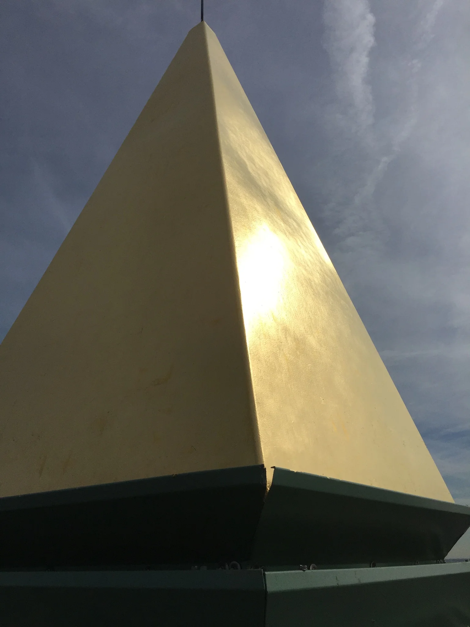  23.75k oil gilded exterior pyramid, Brooklyn 