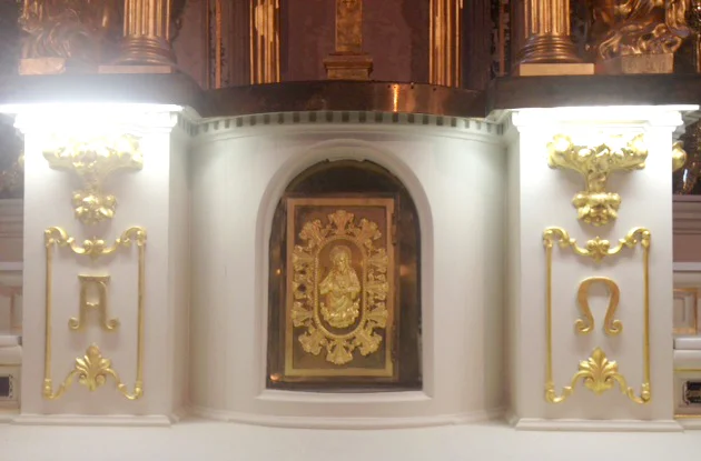 altar1.JPG