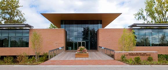 The Daniel F. and Ada L. Rice Plant Conservation Science Center, Chicago Botanic Garden, Glencoe, Illinois, USA. Image courtesy of http://www.chicagobotanic.org/research/building