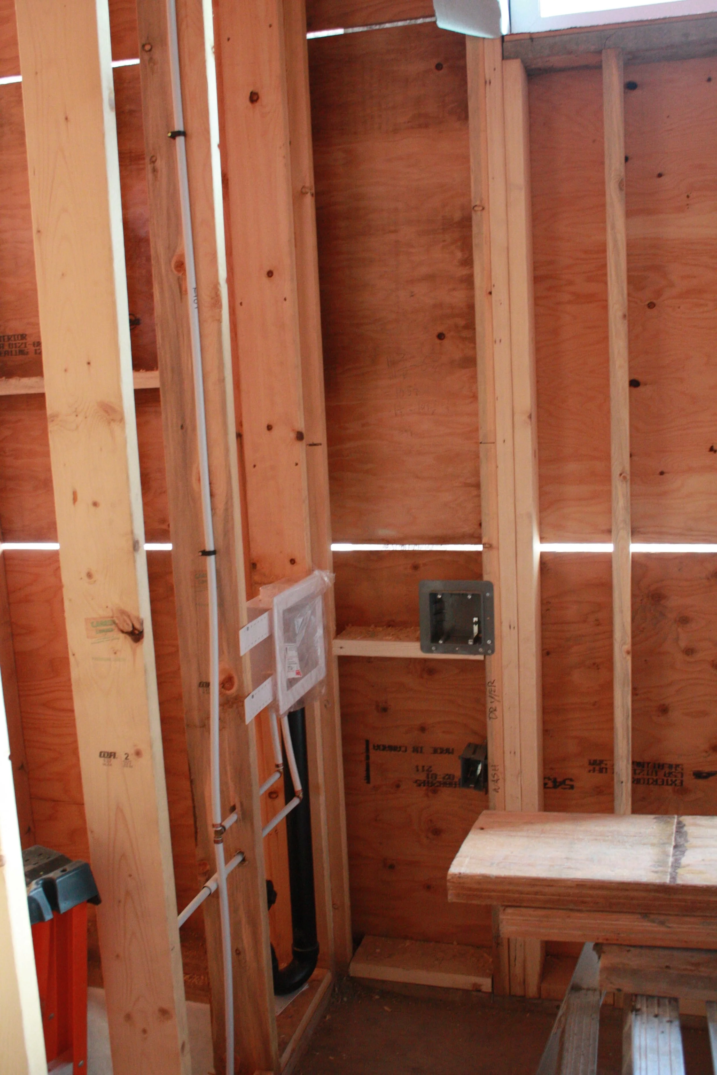 Laundry hook up in the mudroom