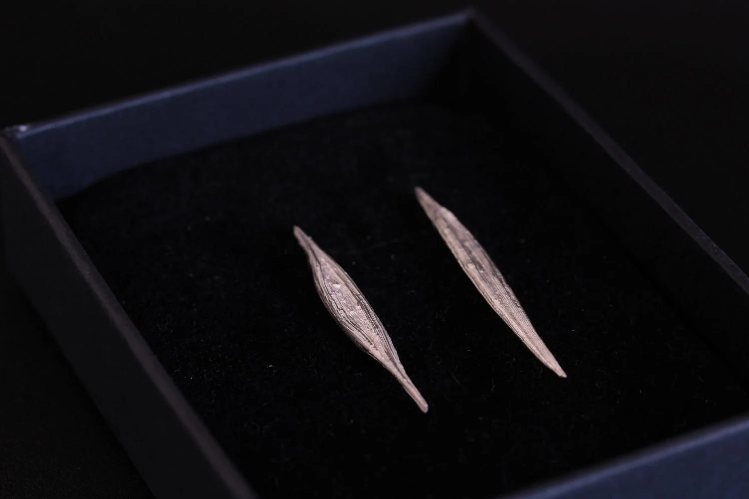 Lizzy Chambers Fine sterling silver mitsuro hikime leaf stud earrings a symetrical (34).jpg