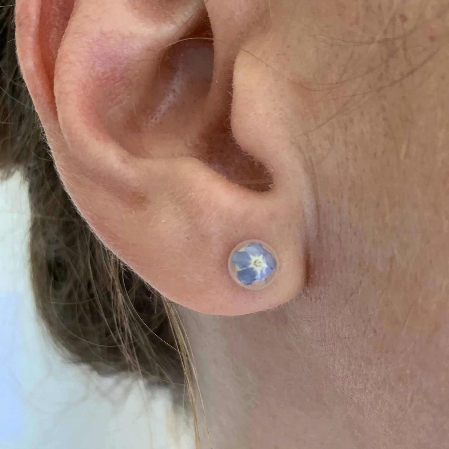 Forget me not earring head shota.jpg