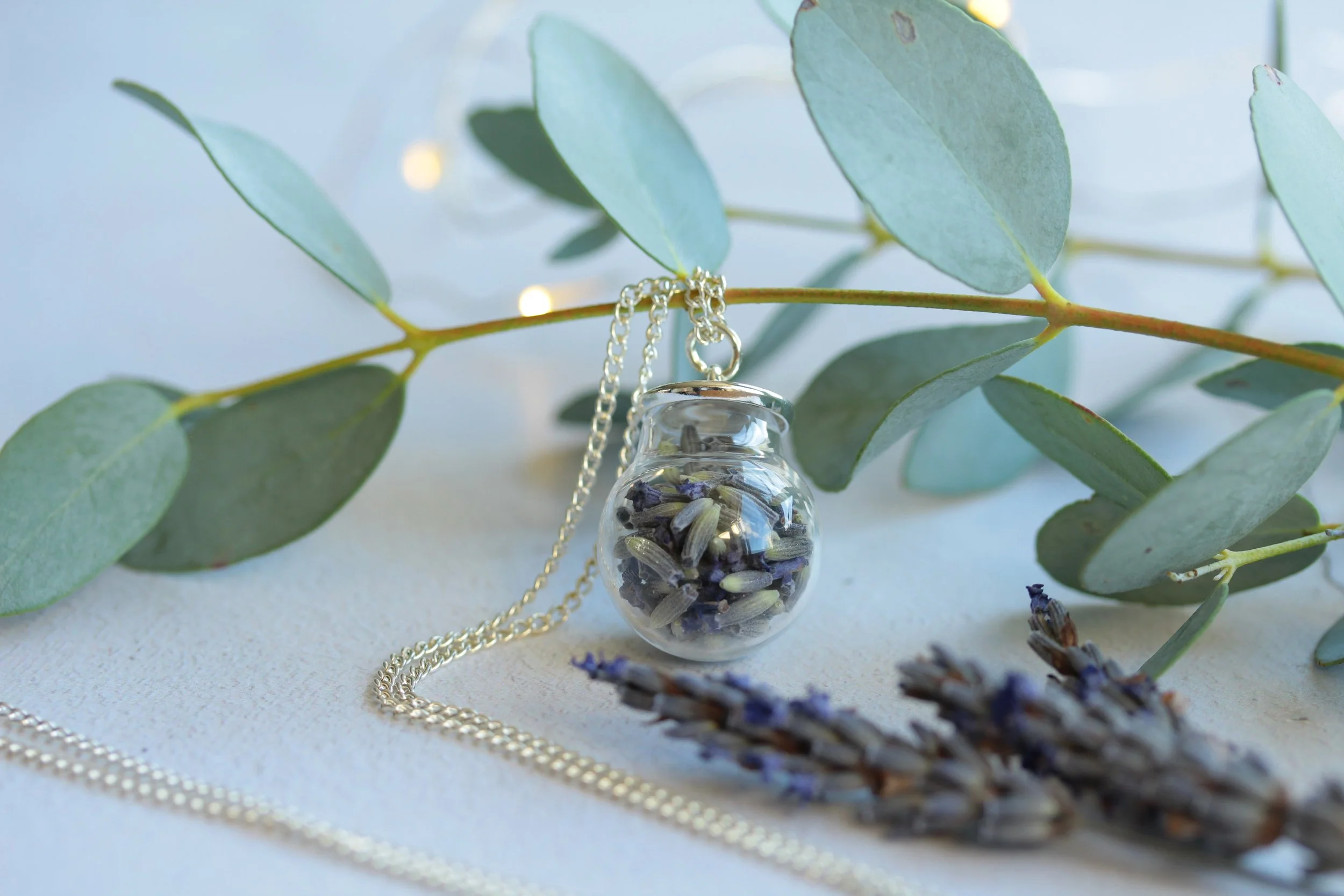 Finchingfield Lavender Loose Grain Necklace in Silver