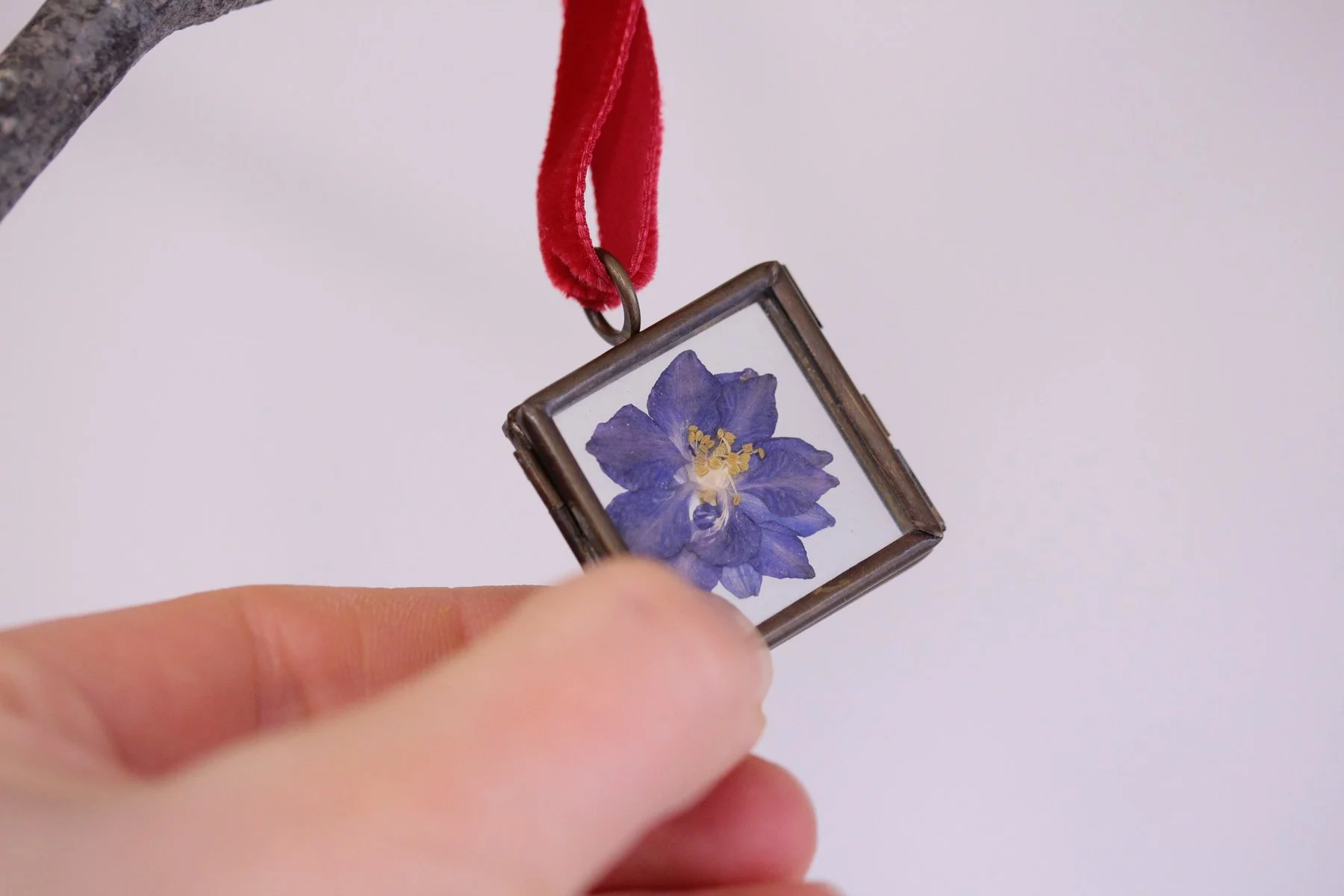 Brass Sqaure Frame (3).jpg