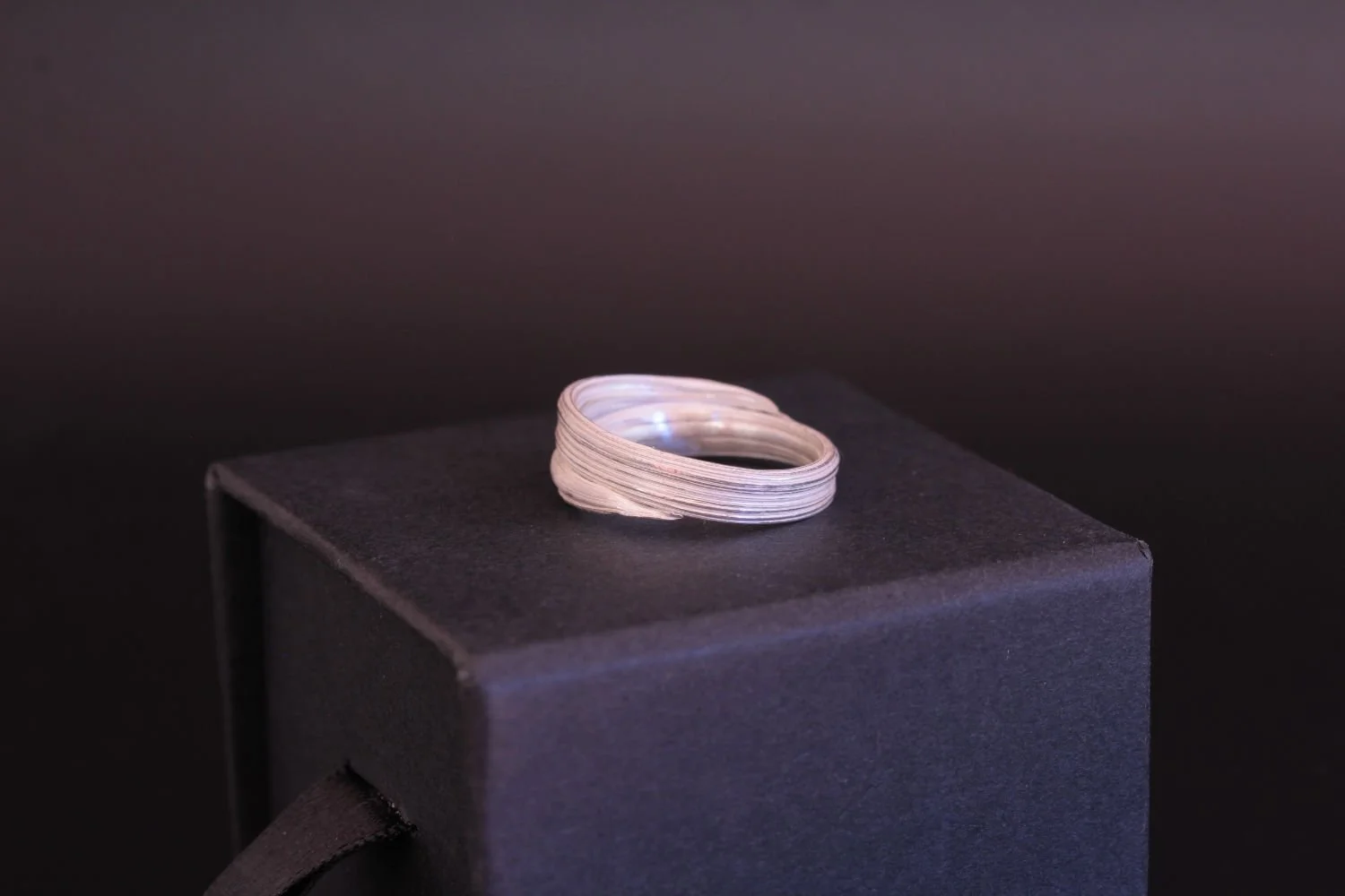 Lizzy Chambers Fine leaf Mitsuro Hikime Sterling Silver Ring (15).jpg