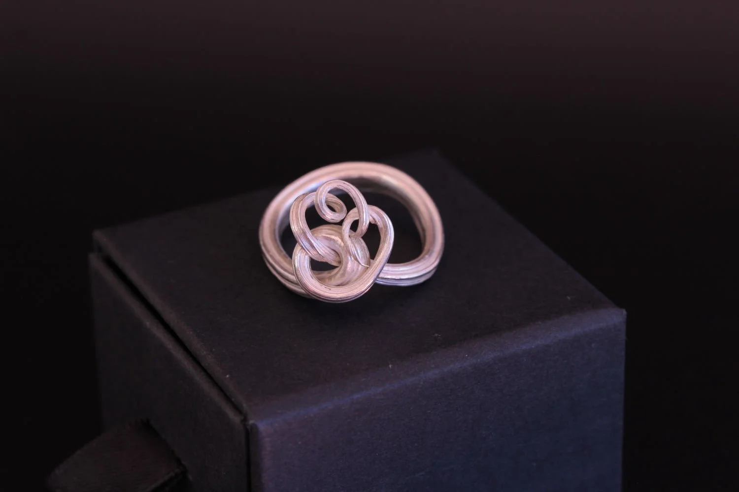 Lizzy Chambers Wrapping Vine Ring Sterling Silver Mitsuro Hikime (41).jpg