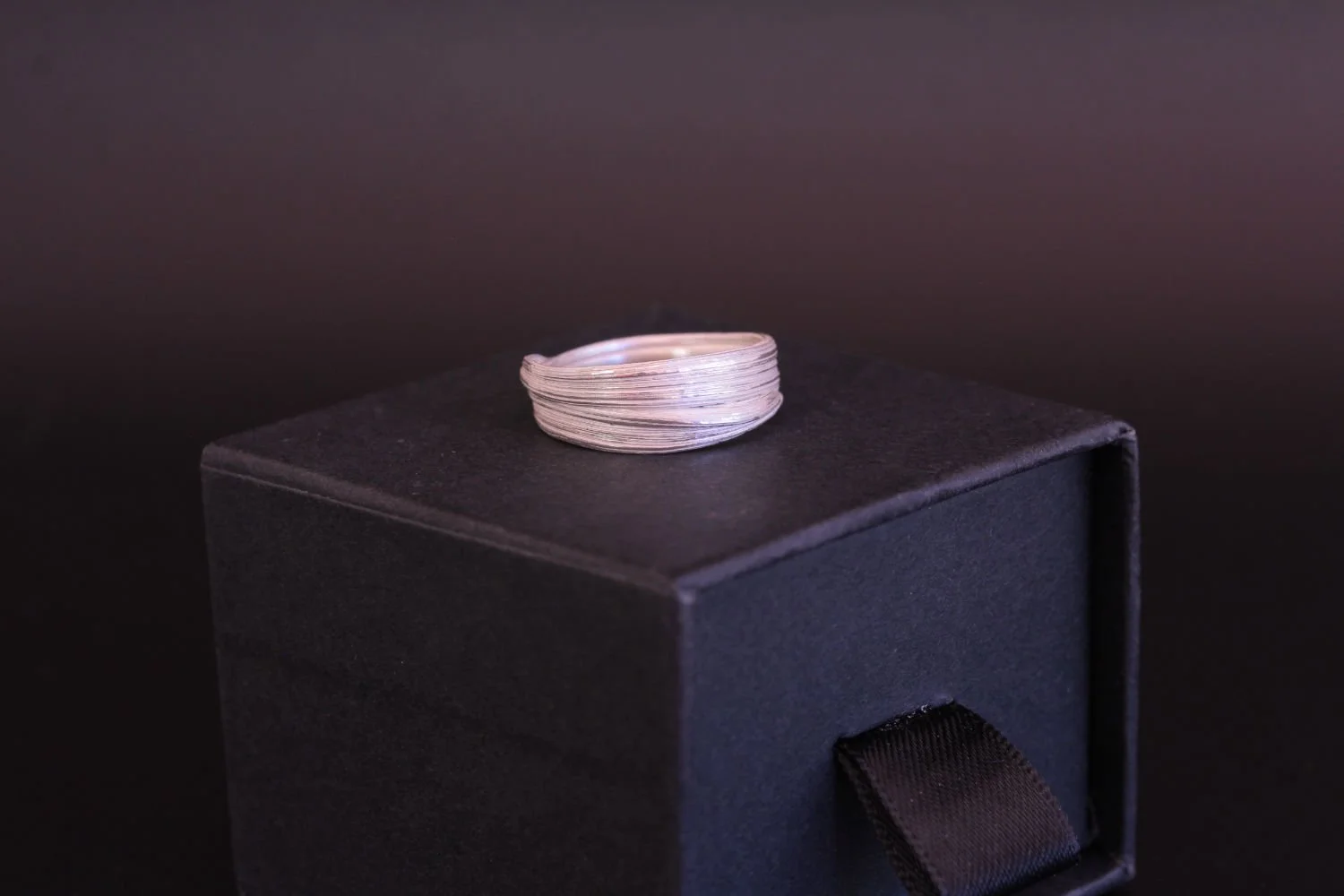 Lizzy Chambers Fine leaf Mitsuro Hikime Sterling Silver Ring (7).jpg