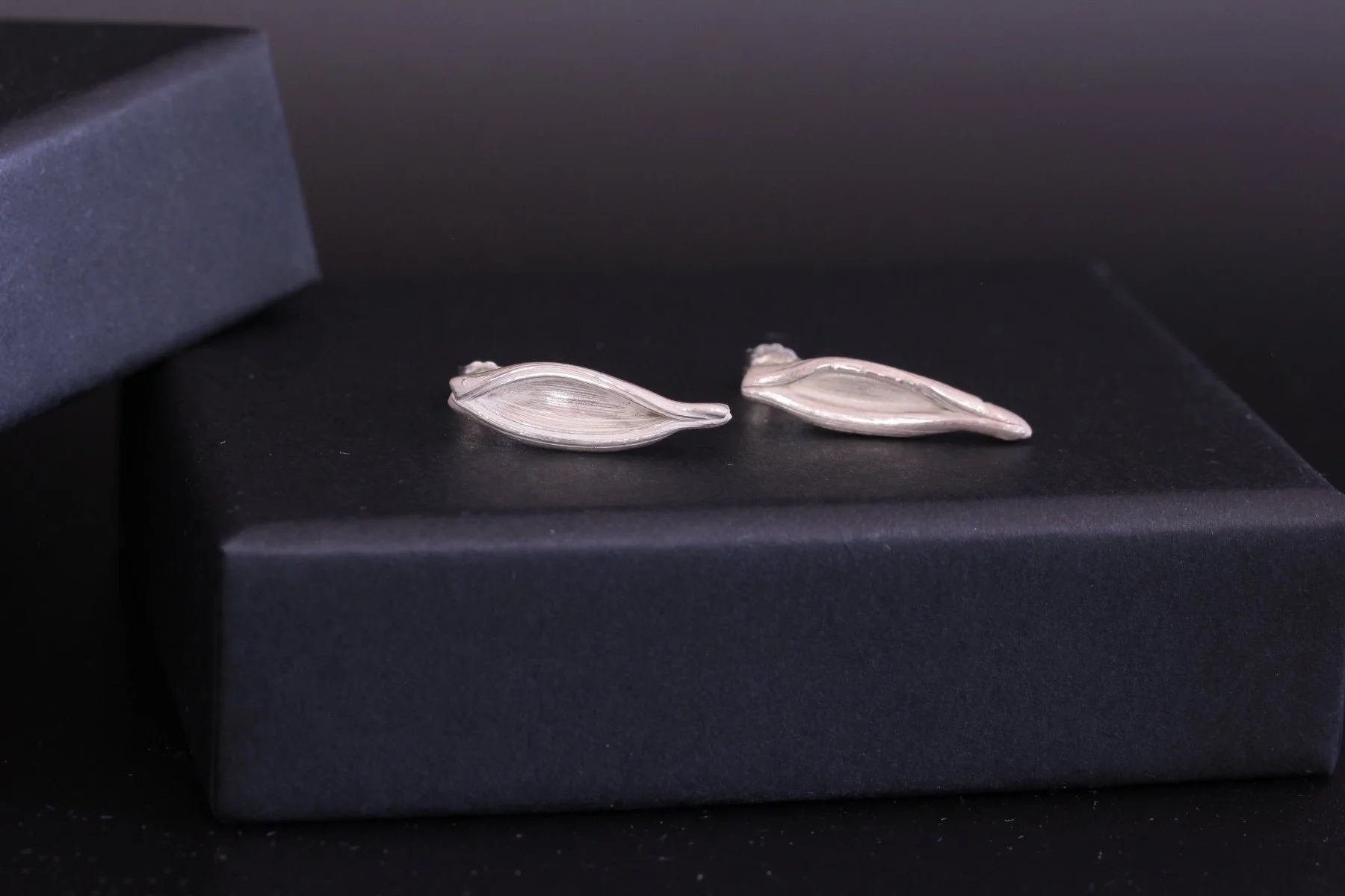 Lizzy Chambers Textured Silver Petal earrings Med B 6.jpg