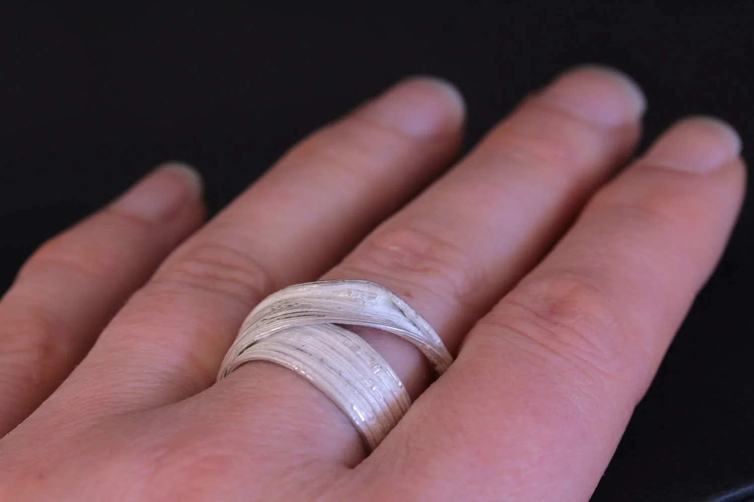 Lizzy Chambers Wide Band Silver Leaf Ring with Overlap Mitsuro Hikime (73).jpg