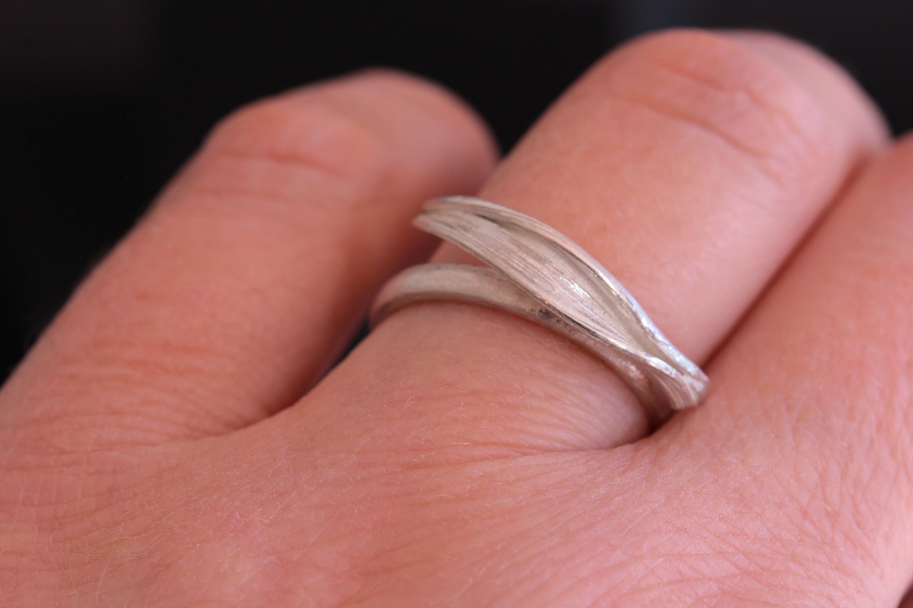 Lizzy Chambers Textured Leaf Ring 11 silver d.jpg