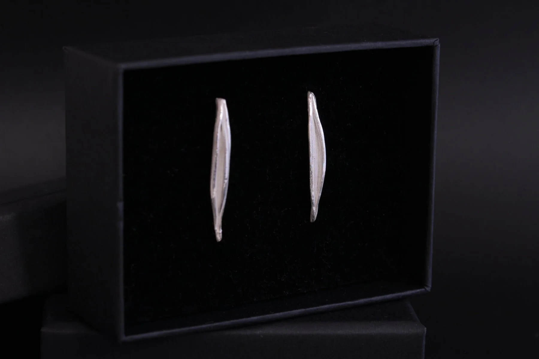 long Leaf earrings silver 2.jpg