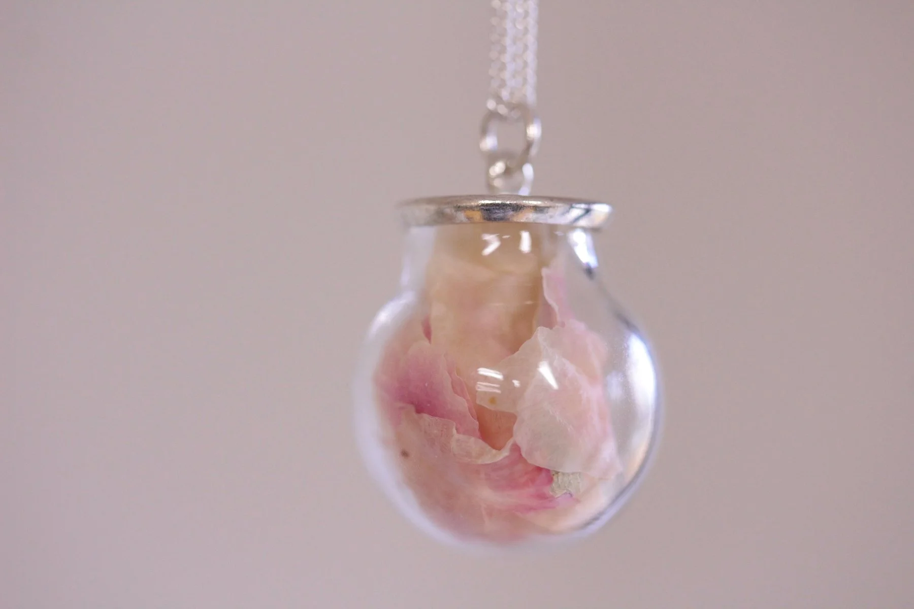 Lizzy Chambers Medium Peony Necklace (7).jpg