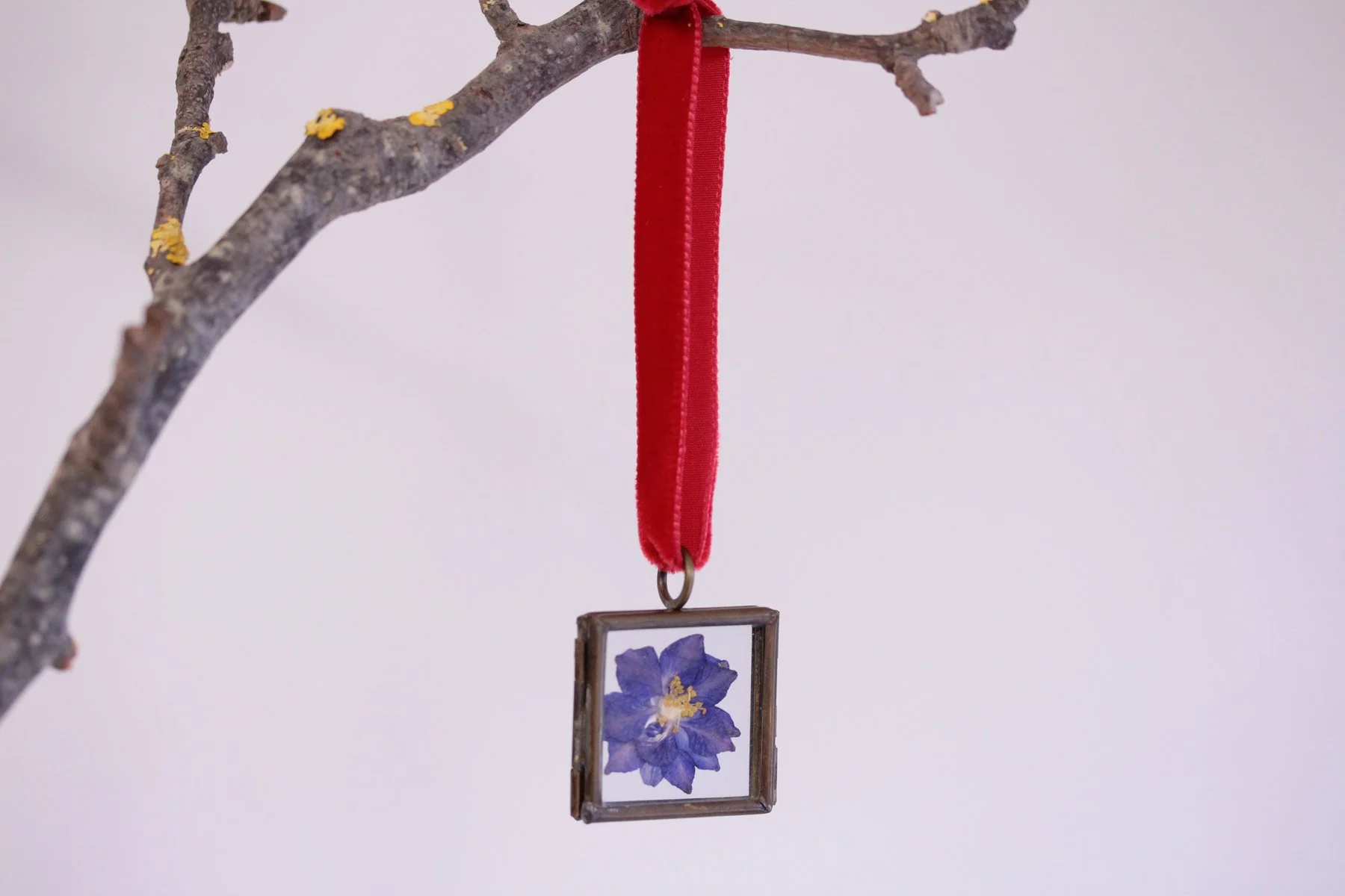 Brass Sqaure Frame (6).jpg